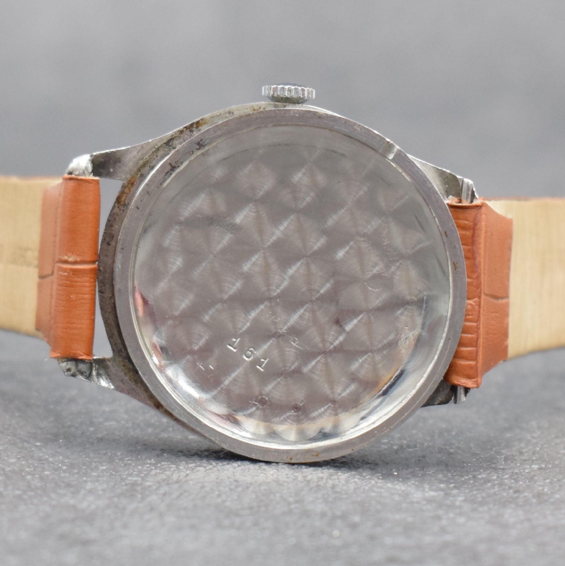 Detail h: NICOLET WATCH Herrenarmbanduhr, Schweiz 1940er Jahre, Handaufzug, 3-teil. Gehäuse in Stahl, Boden & Glasrand aufgedr., silb. Zifferbl. m. röm. ...
