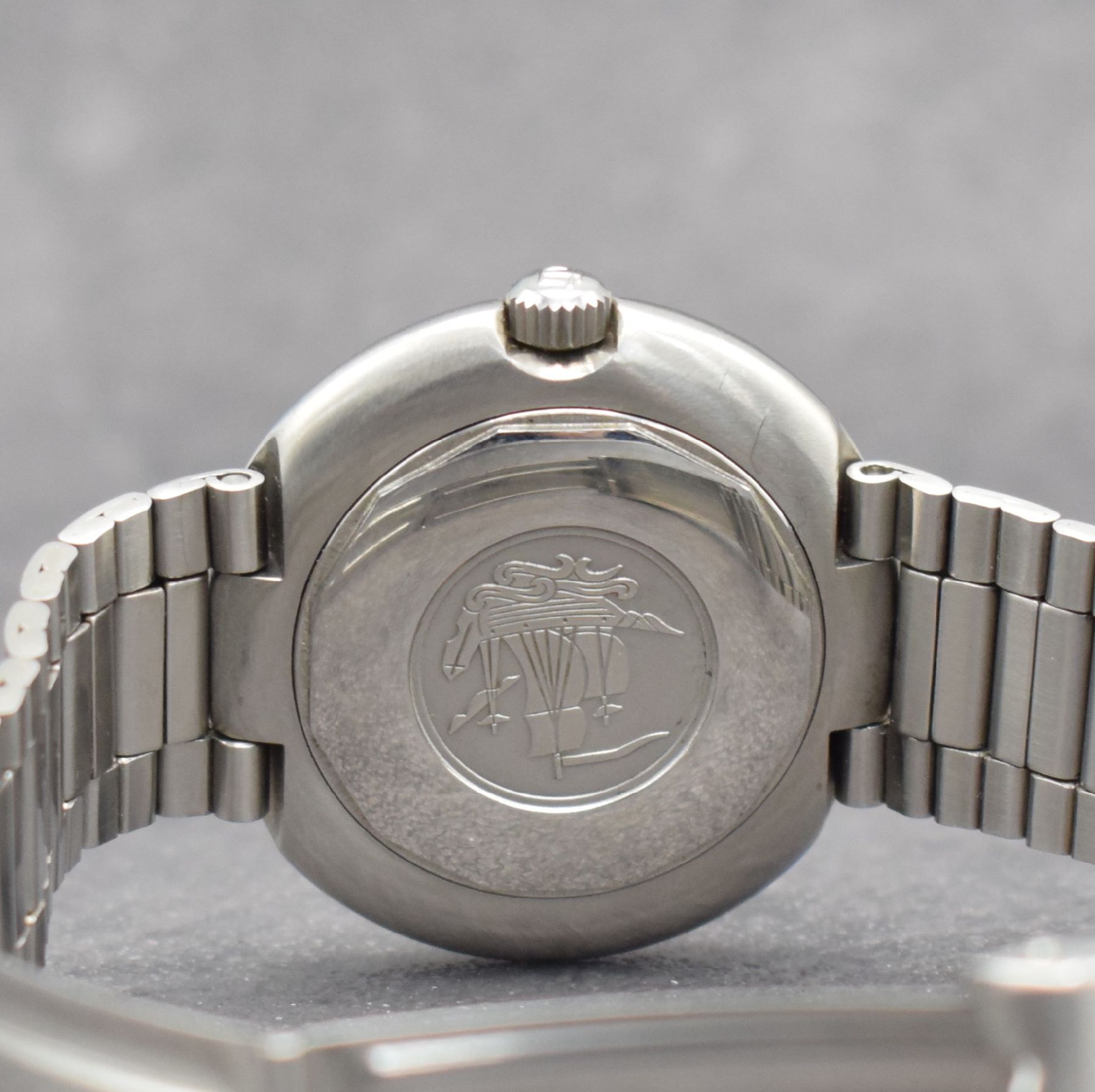 Detail f: TISSOT seltene, übergroße Herrenarmbanduhr T 12 an original Gay Freres Gliederband, Automatik, Schweiz um 1971, Ref. 46592, Boden verschr., blaues ...