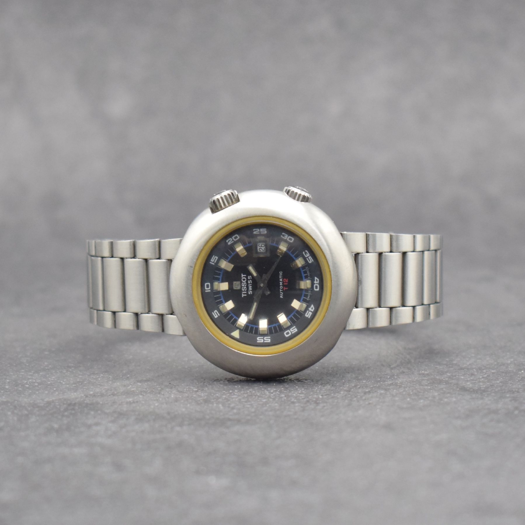 TISSOT Damenarmbanduhr T12 an original Gay Freres Gliederband, Automatik, Schweiz um 1970, massiv Edelstahl inkl. Gliederband, bomb. Mineralgl., ...