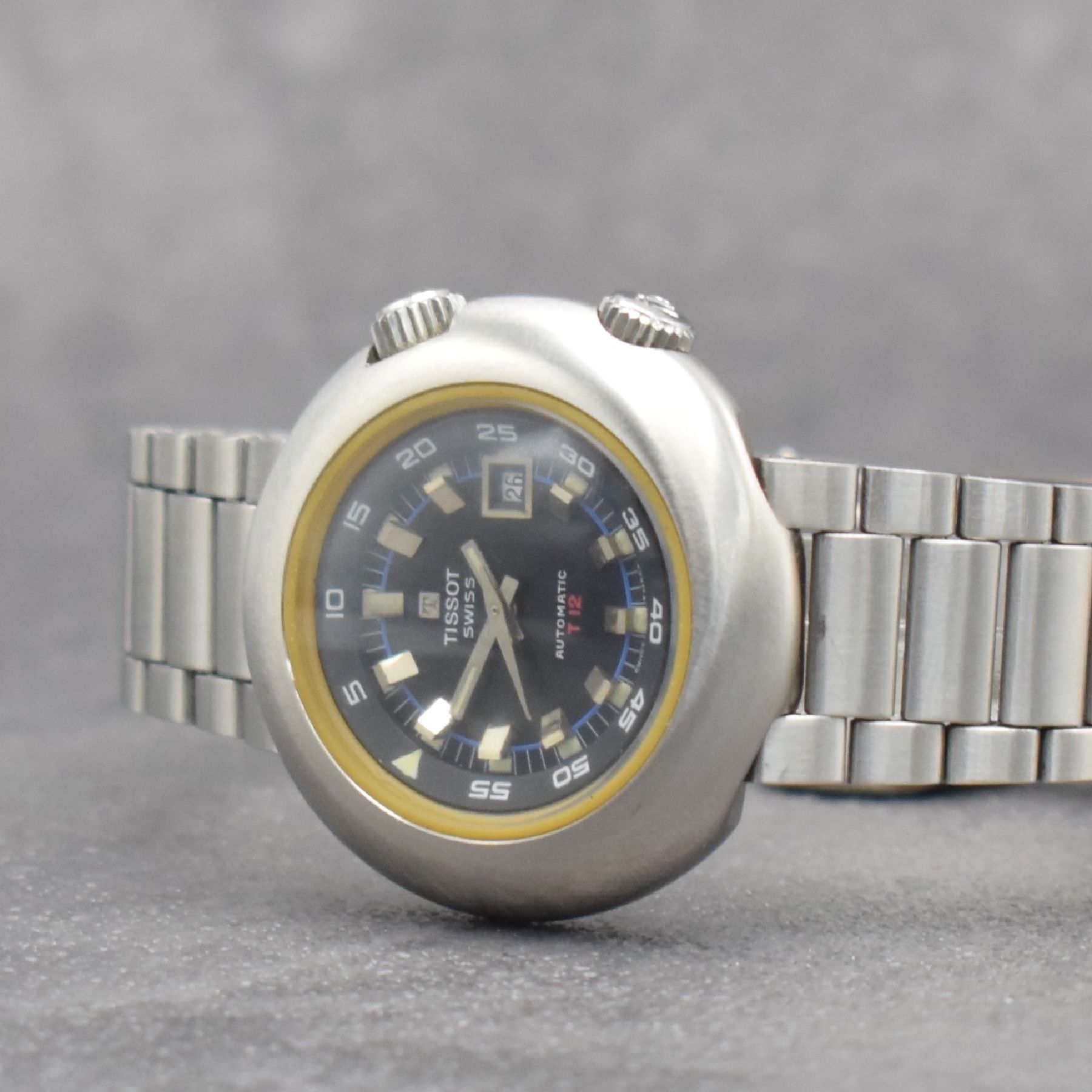 Detail a: TISSOT Damenarmbanduhr T12 an original Gay Freres Gliederband, Automatik, Schweiz um 1970, massiv Edelstahl inkl. Gliederband, bomb. Mineralgl., ...