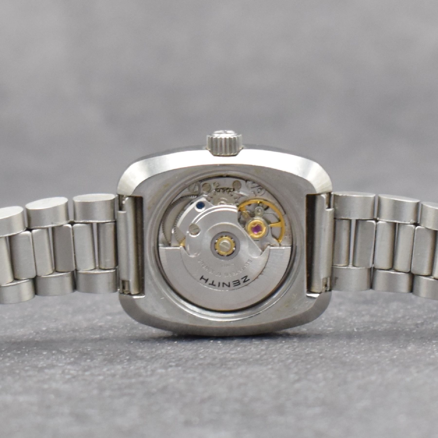 Detail g: ZENITH Damenarmbanduhr, Automatik, Schweiz um 1980, Edelstahlgeh. inkl. orig. Gliederband m. Faltschl., Boden verschr., graues Zifferbl. m. aufgel. ...