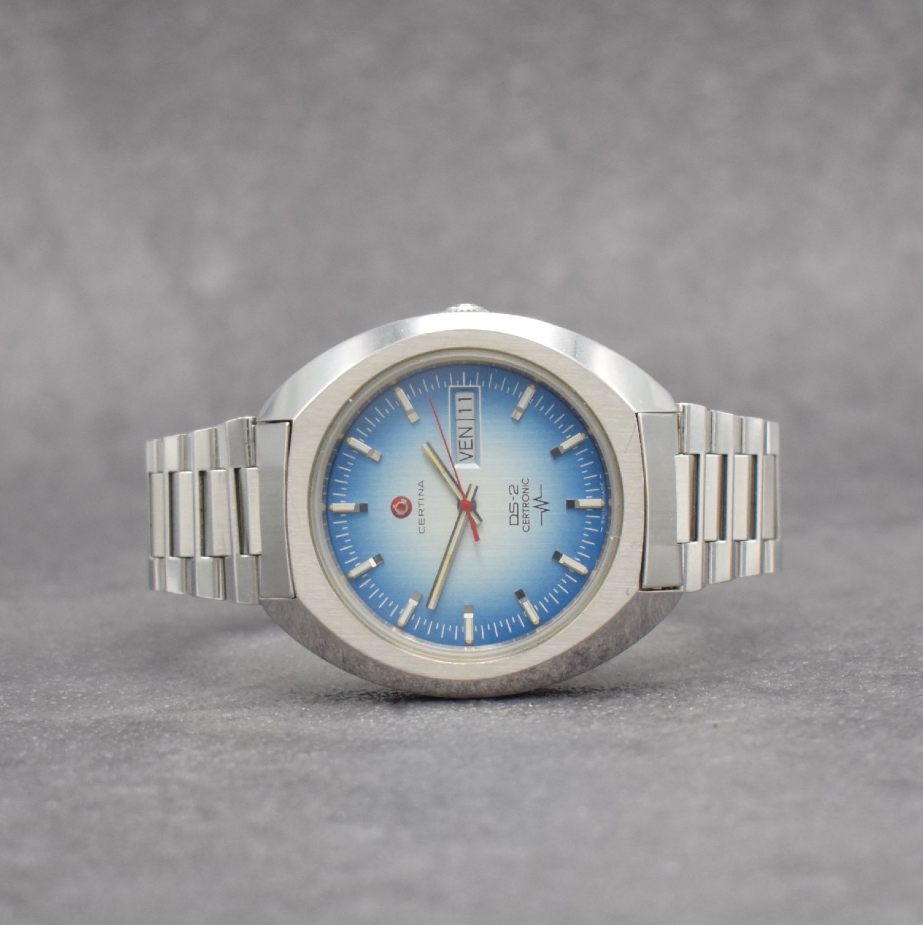 CERTINA seltene, übergroße Herrenarmbanduhr DS-2 Certronic, Schweiz um 1974, Ref. 8201 300, massives Stahlgeh. inkl. orig. Gliederband, Boden ...