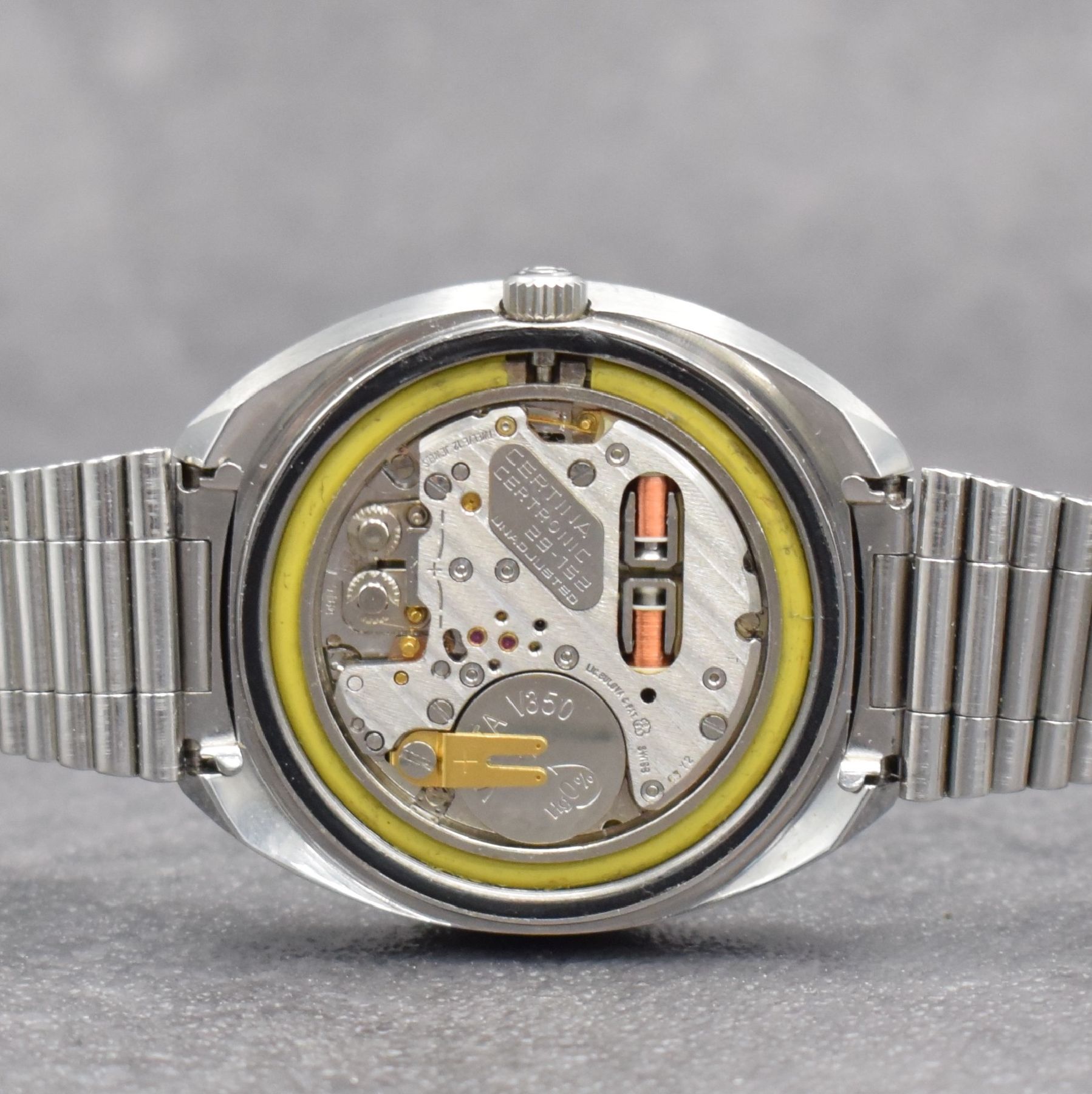 Detail g: CERTINA seltene, übergroße Herrenarmbanduhr DS-2 Certronic, Schweiz um 1974, Ref. 8201 300, massives Stahlgeh. inkl. orig. Gliederband, Boden ...