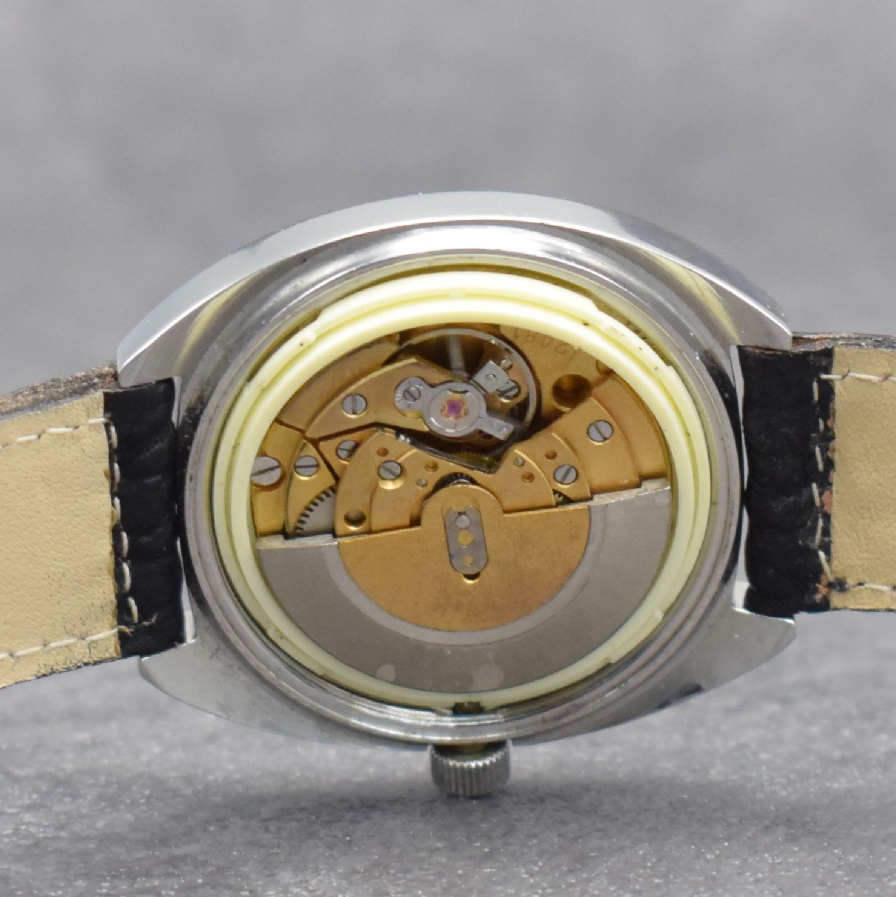 Detail l: Konvolut: 2 TISSOT Armbanduhren Serie Seastar, beide Automatik, Schweiz um 1975, Böden verschr., 1 x 21 St., Kal. 784-2, D. ca. 33,5 mm, 1 x m. ...