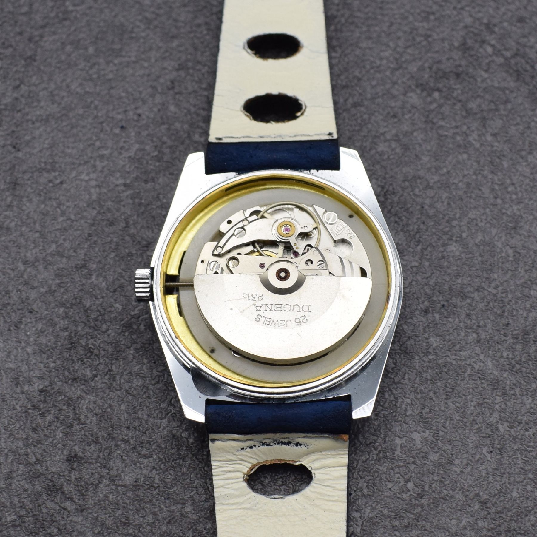 Detail c: Konvolut: 2 ungetragene DUGENA Digital Armbanduhren, Handaufzug, für den dtsch. Markt um 1970, beide rastende Std. & rotierende Min., verchr. ...