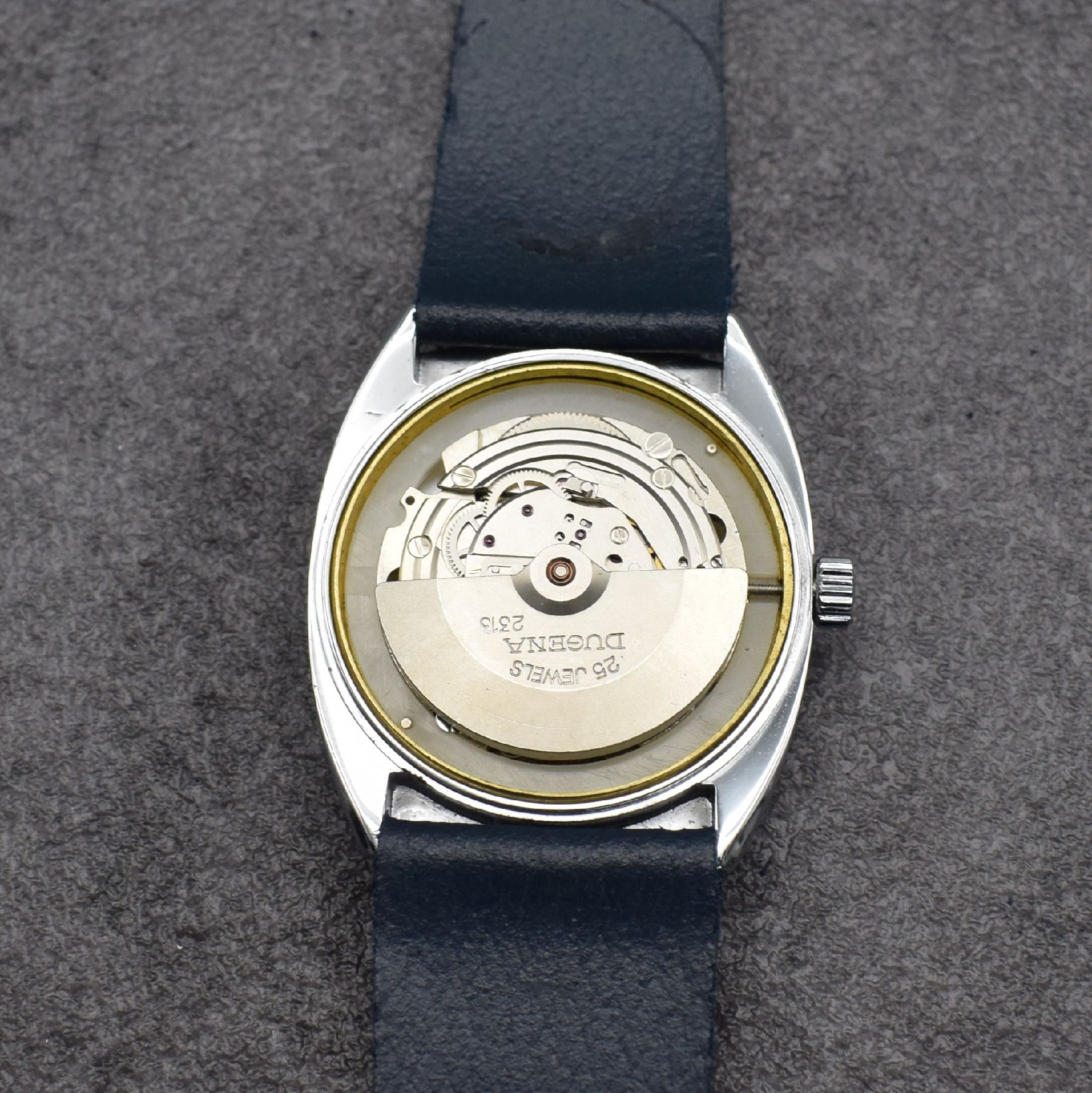 Detail e: Konvolut: 2 ungetragene DUGENA Digital Armbanduhren, Handaufzug, für den dtsch. Markt um 1970, beide rastende Std. & rotierende Min., verchr. ...