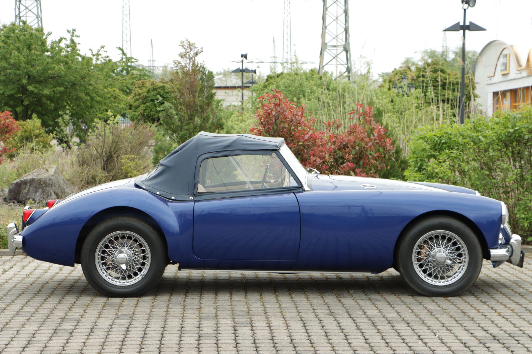 Detail b: MGA 1500 Roadster, Fahrgestellnummer: HDR4315080, EZ 07/1956, 1 Halter im deutschen Brief, Laufleistung ca. 16.416 km abgelesen, 50 kW/68 PS, HU ...