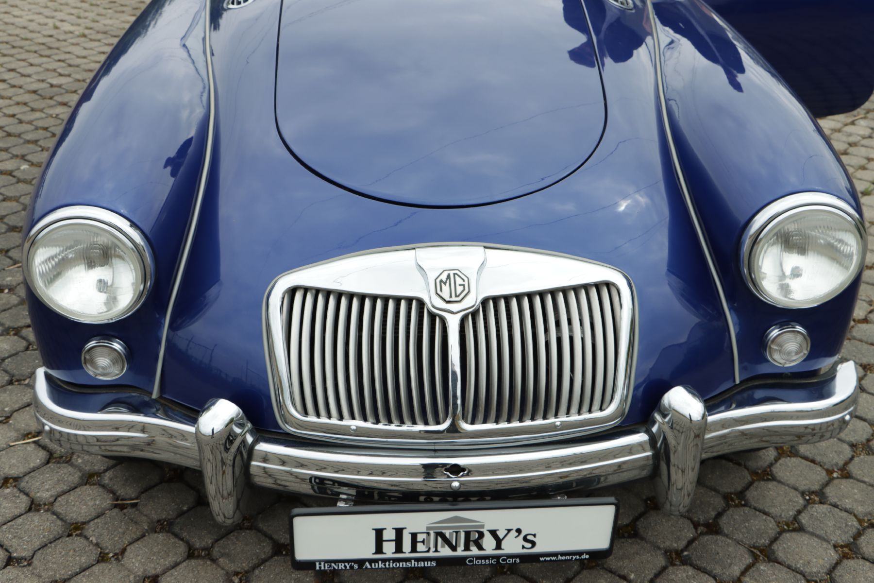 Detail h: MGA 1500 Roadster, Fahrgestellnummer: HDR4315080, EZ 07/1956, 1 Halter im deutschen Brief, Laufleistung ca. 16.416 km abgelesen, 50 kW/68 PS, HU ...