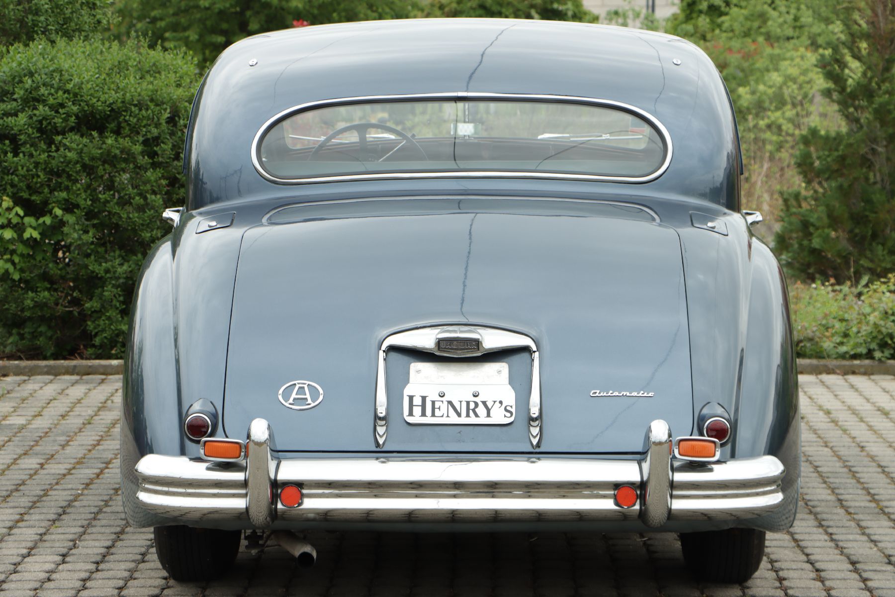 Detail b: Jaguar MK VII Limousine, Fahrgestellnummer: 737601BW, EZ 06/1962, 2 Halter im deutschen Brief eingetragen, Laufleistung 25.250 miles abgelesen, HU ...
