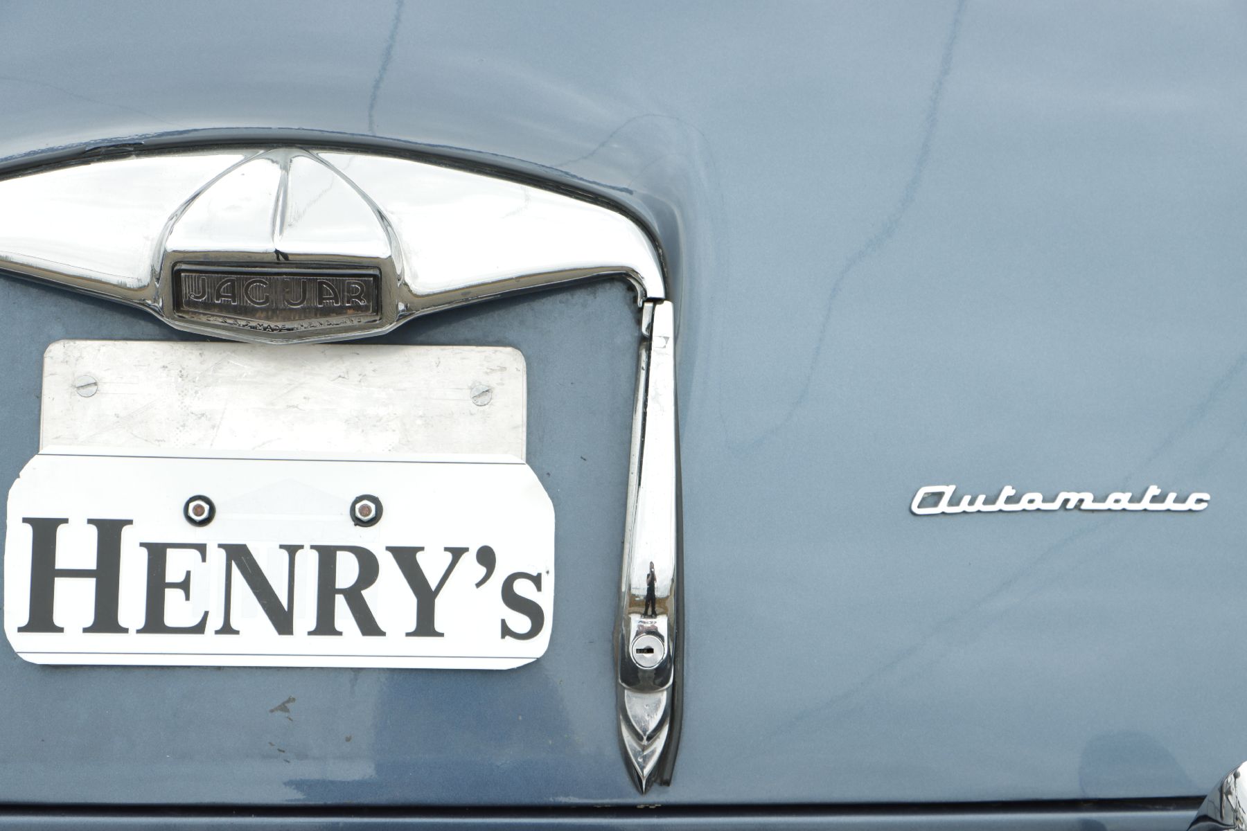 Detail d: Jaguar MK VII Limousine, Fahrgestellnummer: 737601BW, EZ 06/1962, 2 Halter im deutschen Brief eingetragen, Laufleistung 25.250 miles abgelesen, HU ...