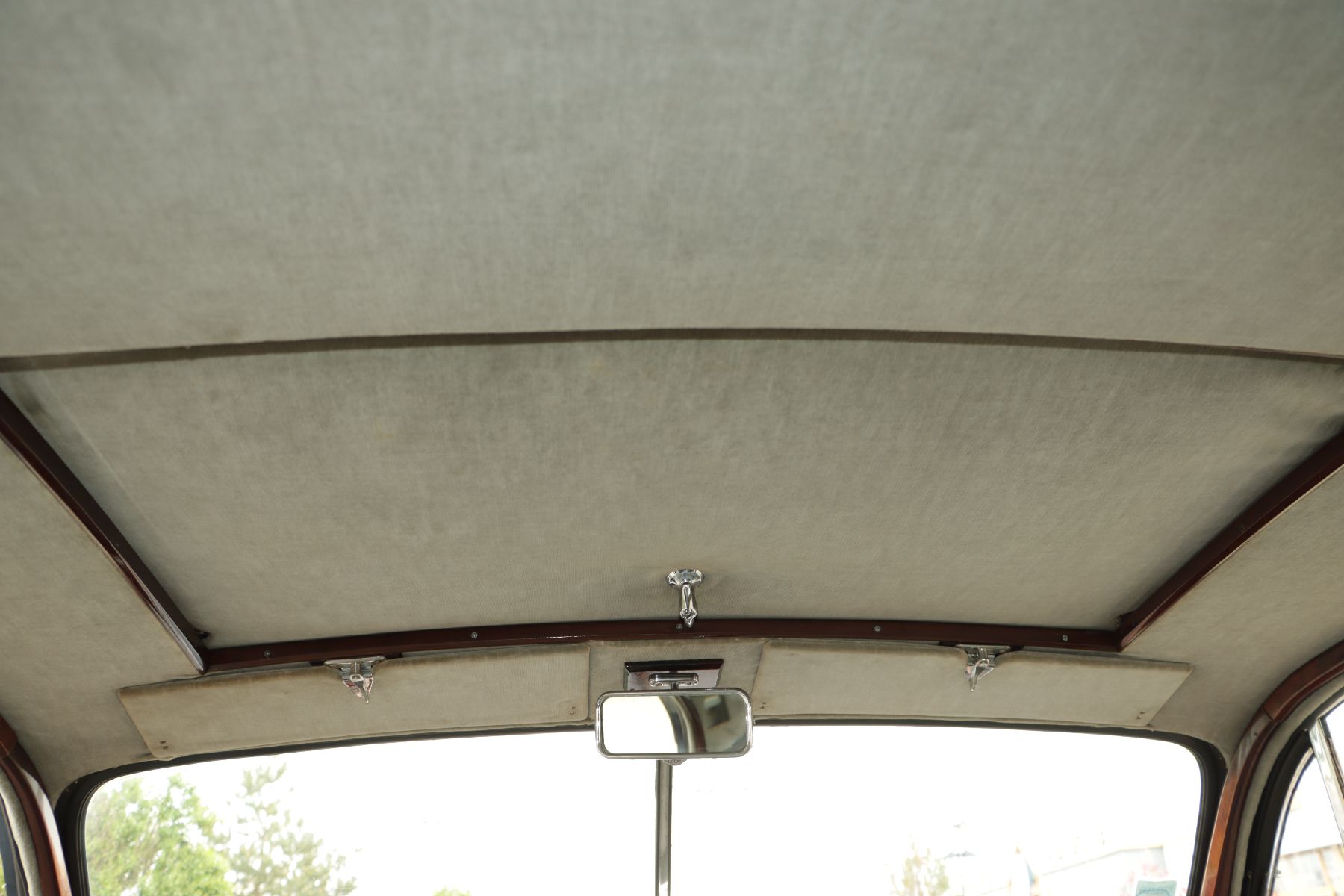 Detail i: Jaguar MK VII Limousine, Fahrgestellnummer: 737601BW, EZ 06/1962, 2 Halter im deutschen Brief eingetragen, Laufleistung 25.250 miles abgelesen, HU ...