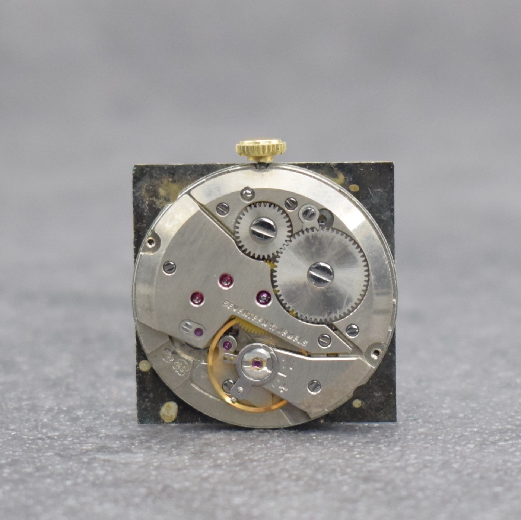 Detail f: STOWA Armbanduhr in GG 585/000, Schweiz um 1965, Handaufzug, Boden aufgedr., Goldband in GG 585/000, silb. Zifferbl. m. gold. Std.- Ind. & Zeigern, ...