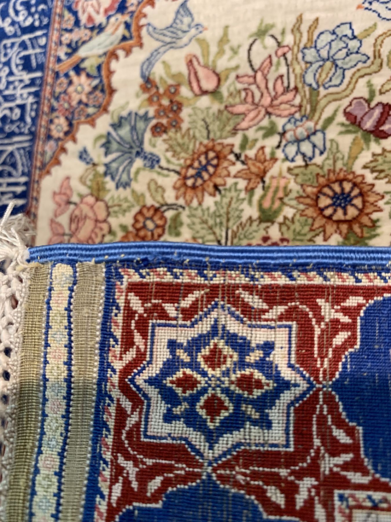 Detail e: Sehr feiner signierter Seiden Hereke,(20 x 20)(Ghurkhan), Türkei, um 1960, reine Naturseide, ca. 33 x 24 cm, ca.4 Mio Kn/qm, EHZ:2(Sehr guter ...