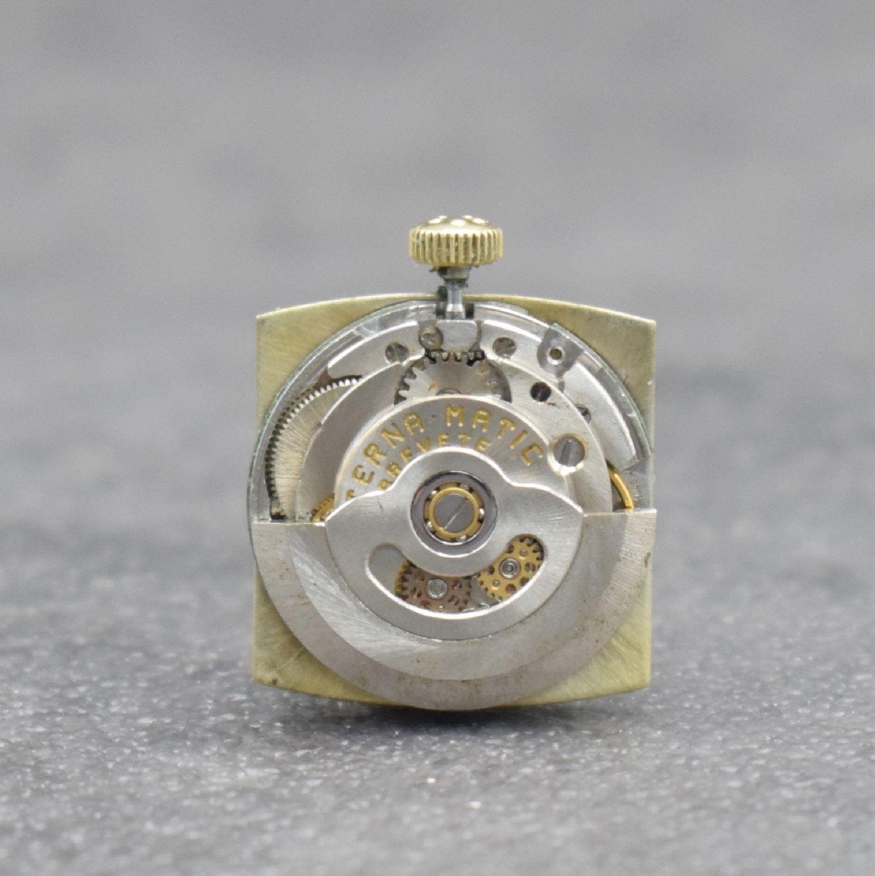 Detail f: ETERNA-MATIC Damenarmbanduhr in GG 750/000, Schweiz um 1965, Automatik, aufgedr. Boden, Goldband in GG 750/000, gold. Zifferbl. m. aufges. Std.-Ind., ...
