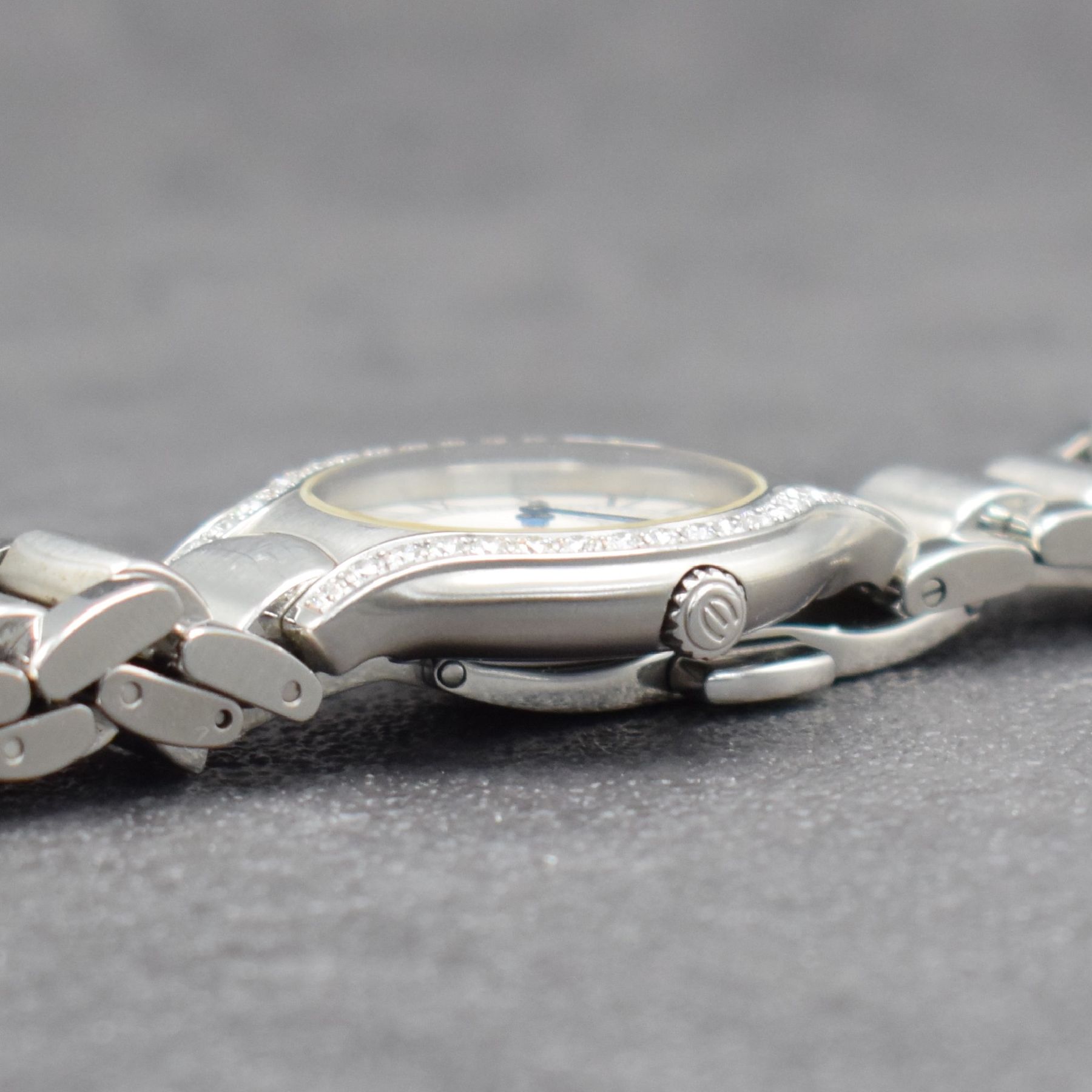 Detail e: EBEL Beluga Damenarmbanduhr in Edelstahl aufwendig mit Brillanten besetzt, Schweiz verk. lt. beil. Garantiekarte 07/2016, quarz, Ref. E9258N2S, ...