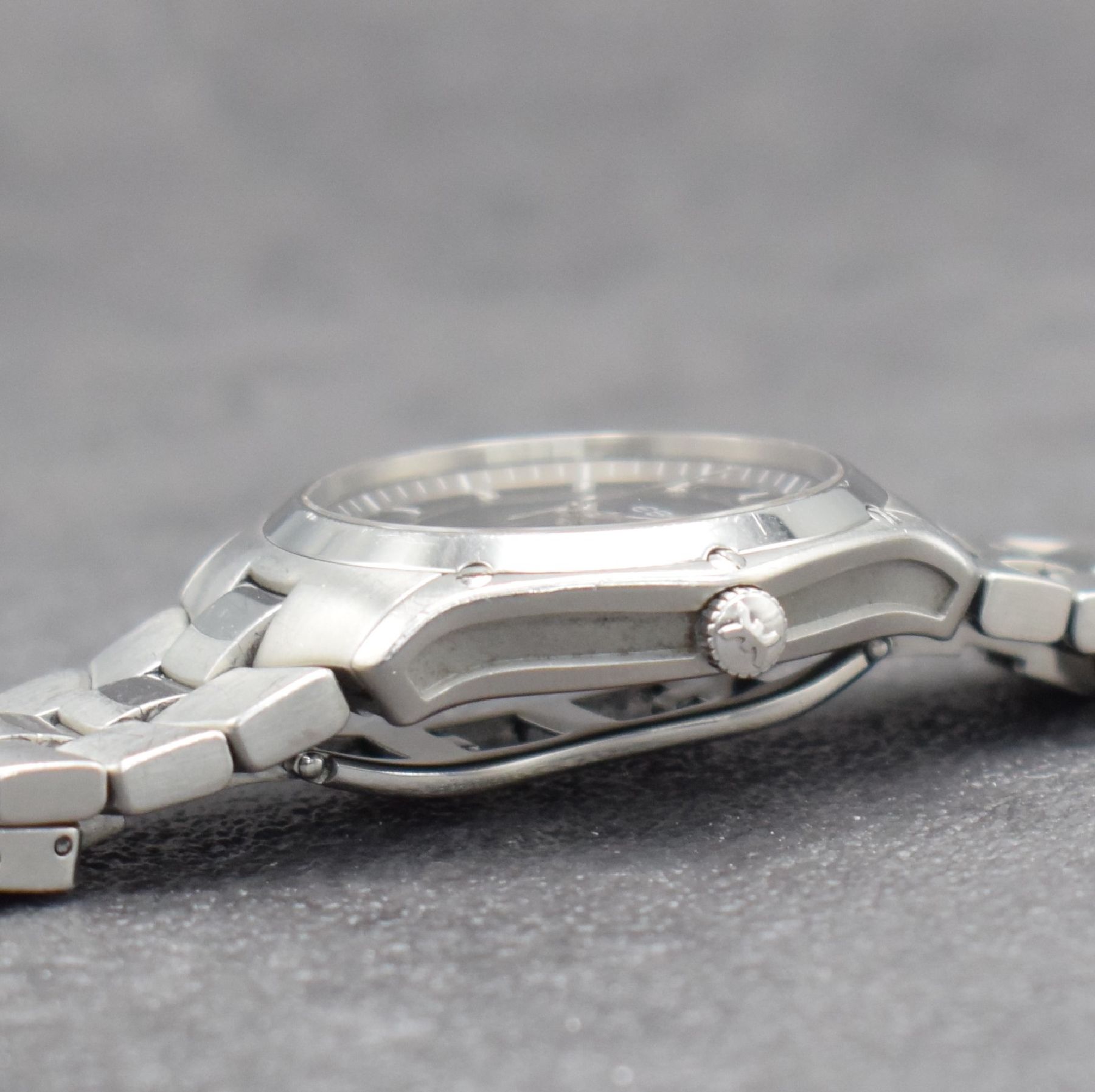Detail e: EBEL Classic Sport Damenarmbanduhr, quarz, Ref. E9954Q31, Edelstahlgeh. inkl. Gliederband m. dopp. Faltschl., schwarzes Zifferbl. m. aufges. ...