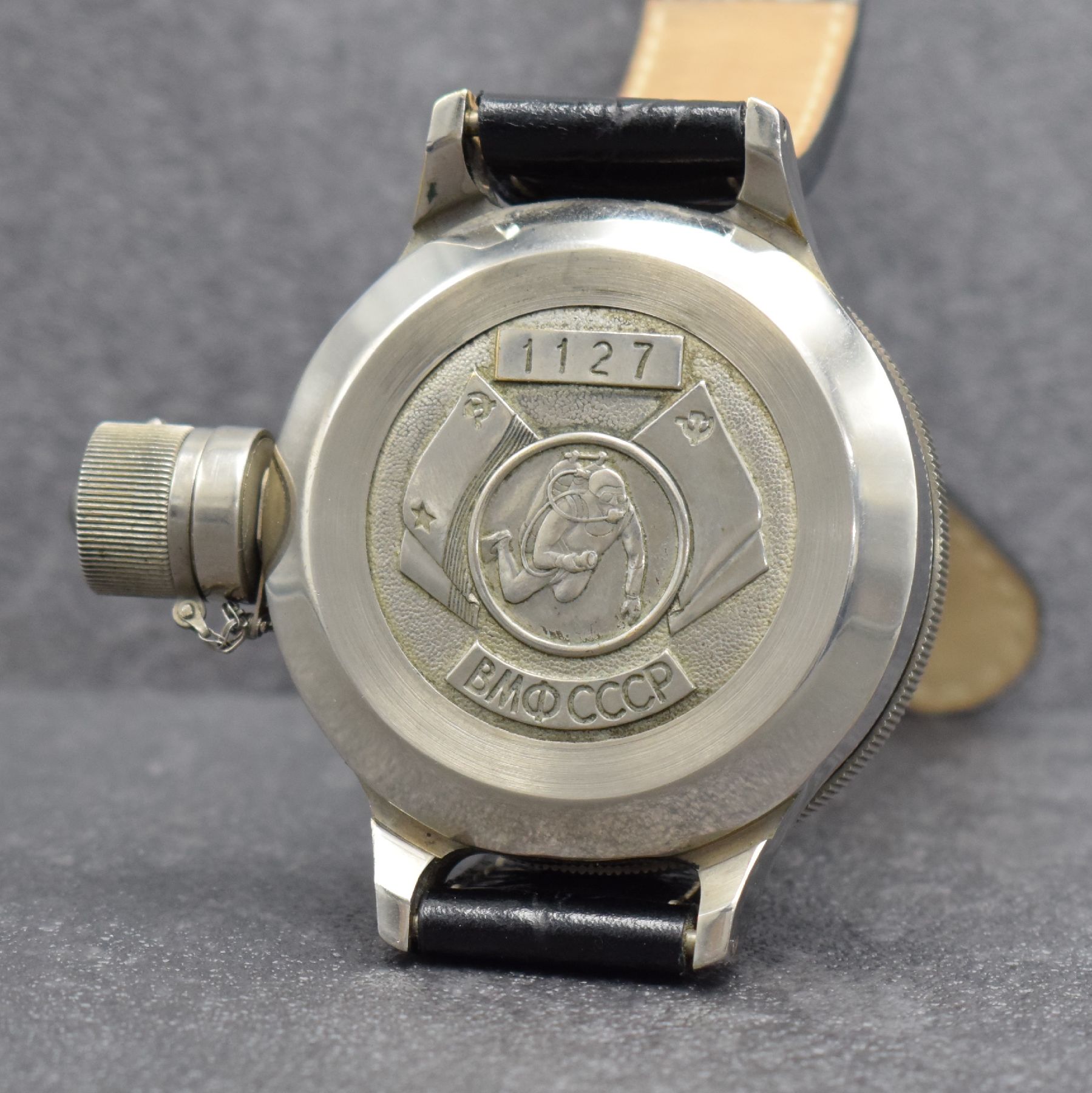 Detail g: Taucheruhr der Sowjetischen Kriegsmarine Nummer 1127, Sowjetunion 1970er Jahre, Handaufzug, Ref. TY 13-02-66, verschr. Metallgeh., Rücks. wie ...