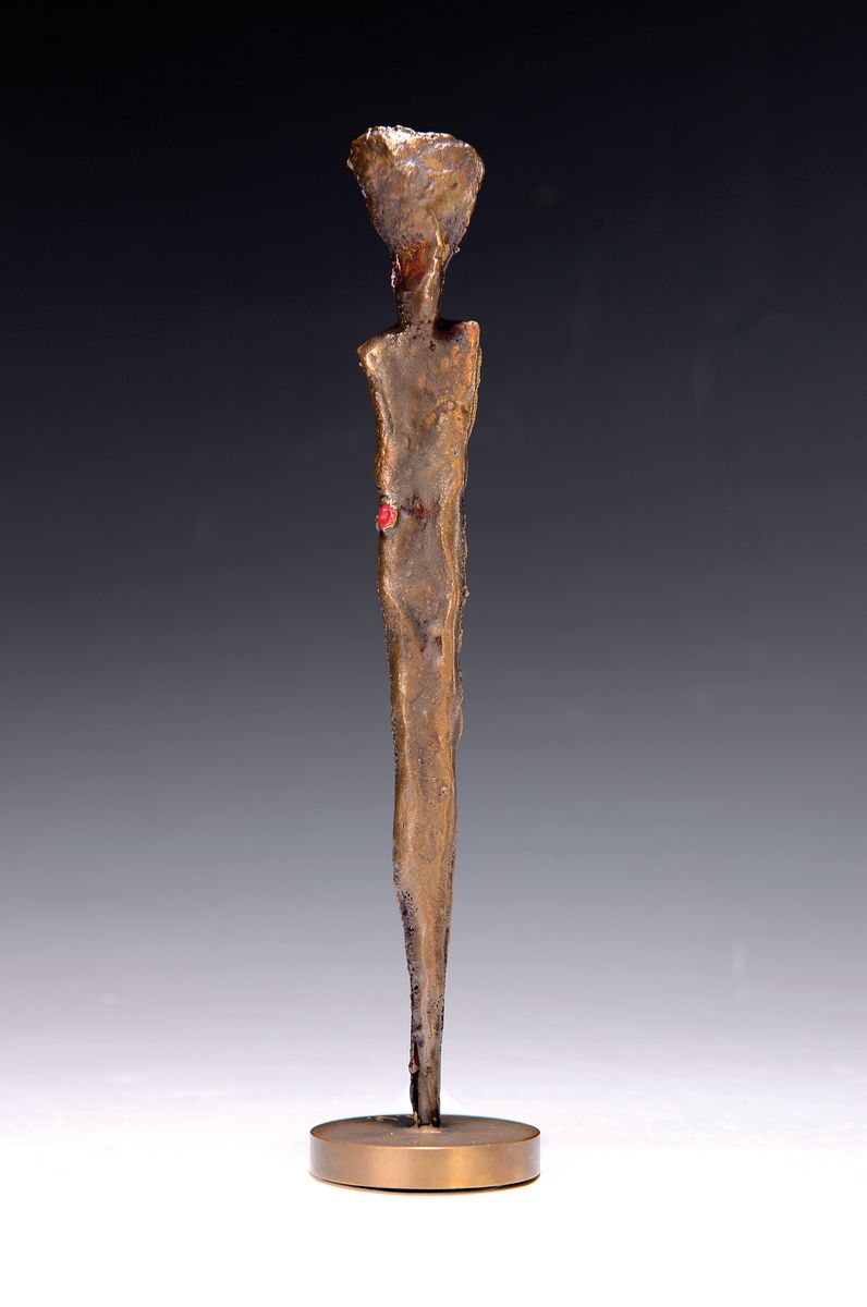 Unbekannter zeitgenössischer Künstler, Monogramm KV, stehende Figur, monogr., mittig rechts roter Farbpunkt, H. ca. 20cm