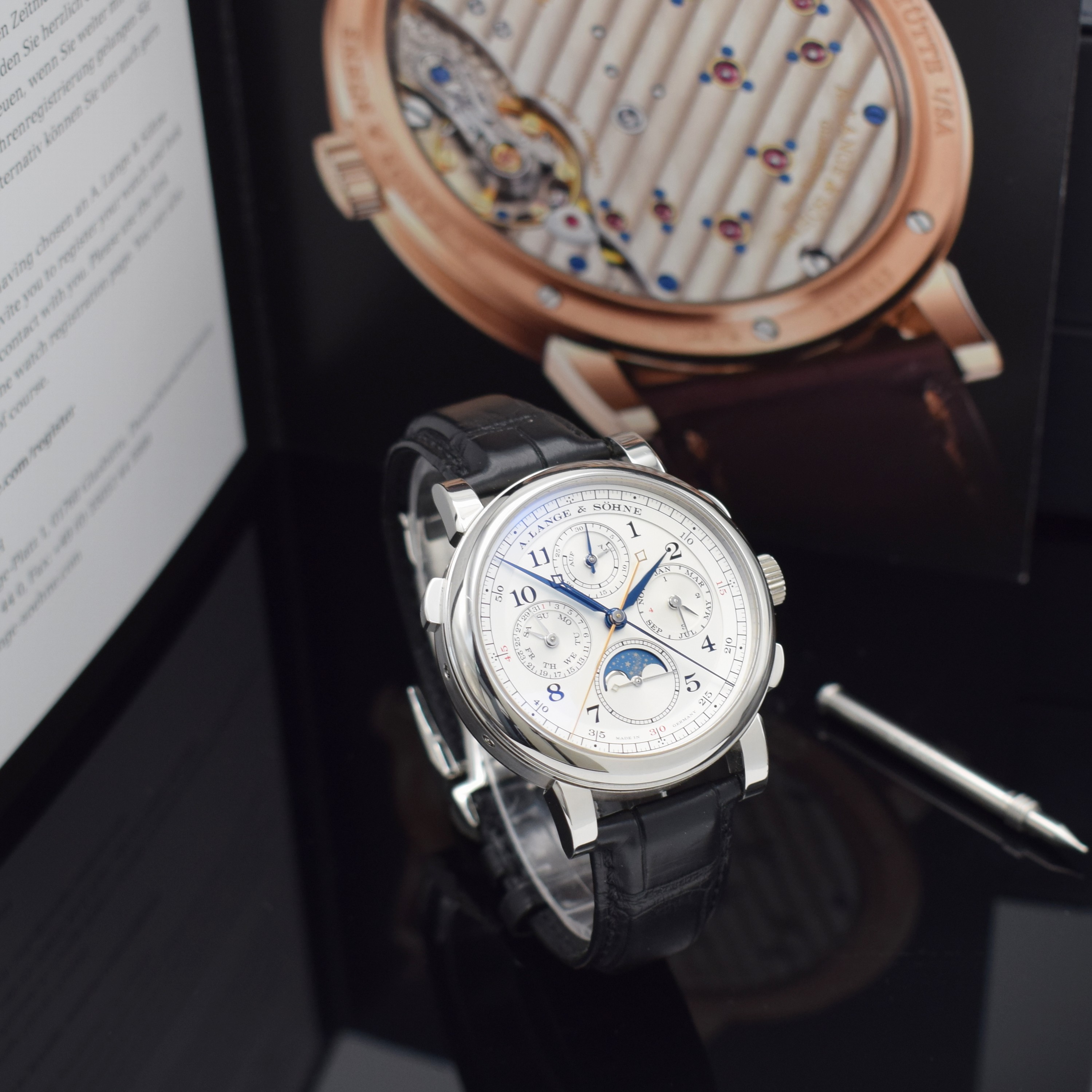 Detail c: A. LANGE & SÖHNE hochfeine und extrem seltene,astronomische Herrenarmbanduhr 1815 Rattrapante ewiger Kalender in Platin Referenz 421.025FE, ...