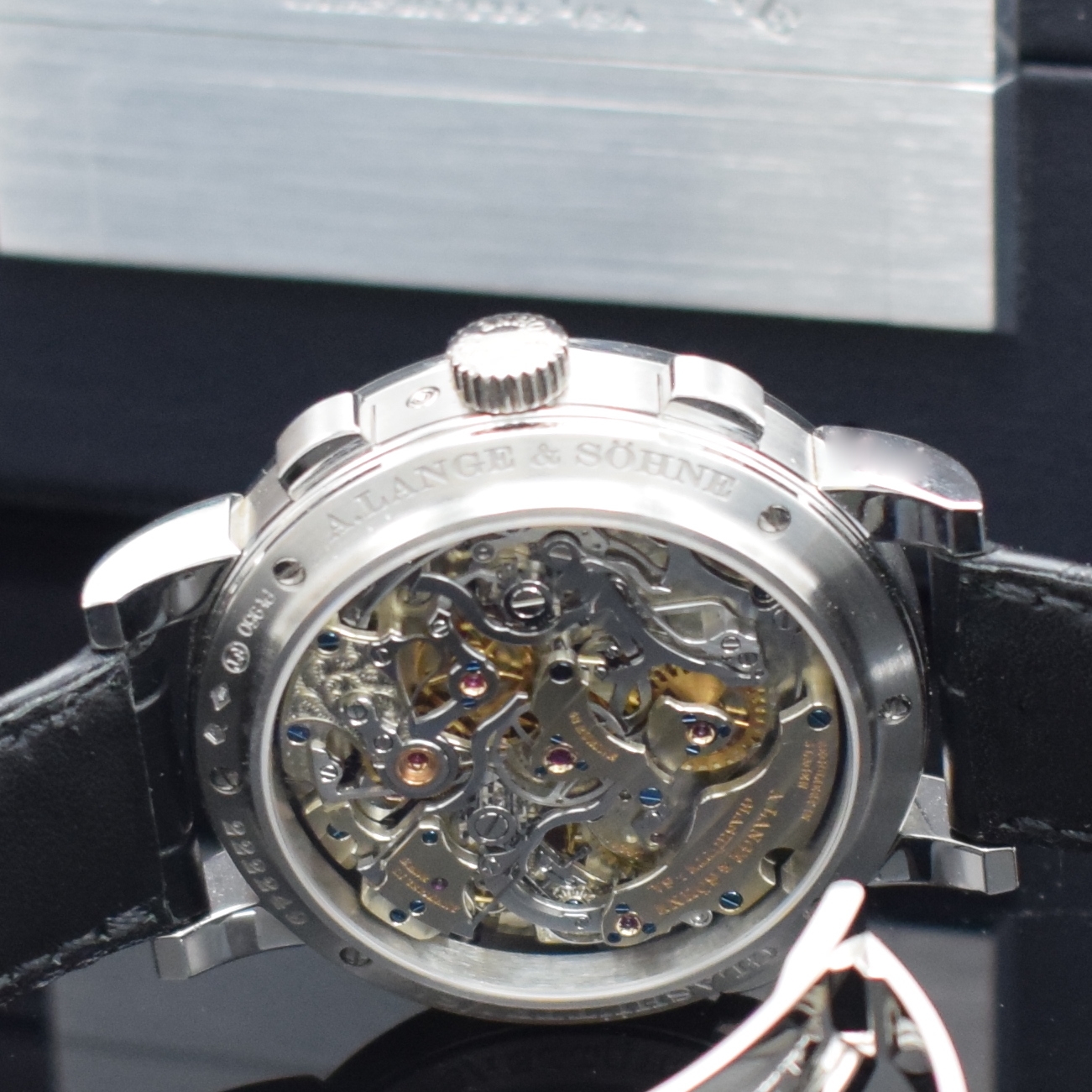 Detail g: A. LANGE & SÖHNE hochfeine und extrem seltene,astronomische Herrenarmbanduhr 1815 Rattrapante ewiger Kalender in Platin Referenz 421.025FE, ...