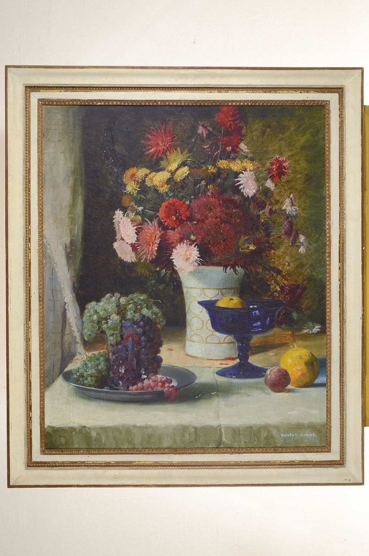 Detail k: Gustav Ernst, 1858 Elsterberg-1945 Bad Dürkheim, Stillleben mit Blumen, Trauben und Obst, Öl/Lwd, rechts unten signiert, ca. 85x 70cm, R. ca. ...