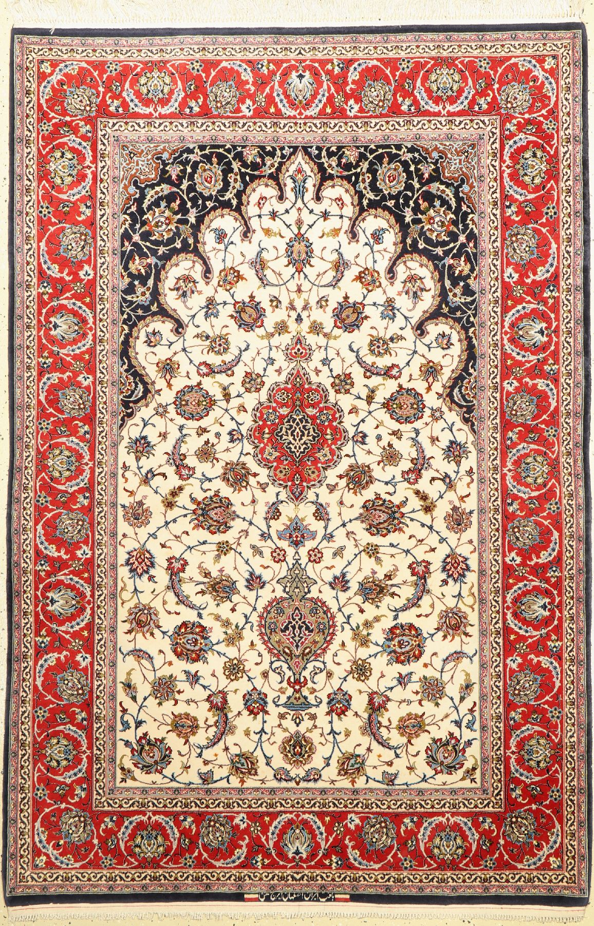 Esfahan fein Signiert, (Iradjmanesch),Persien, ca. 60 Jahre, Korkwolle mit und auf Seide, ca. 194 x 128 cm,EHZ: 2