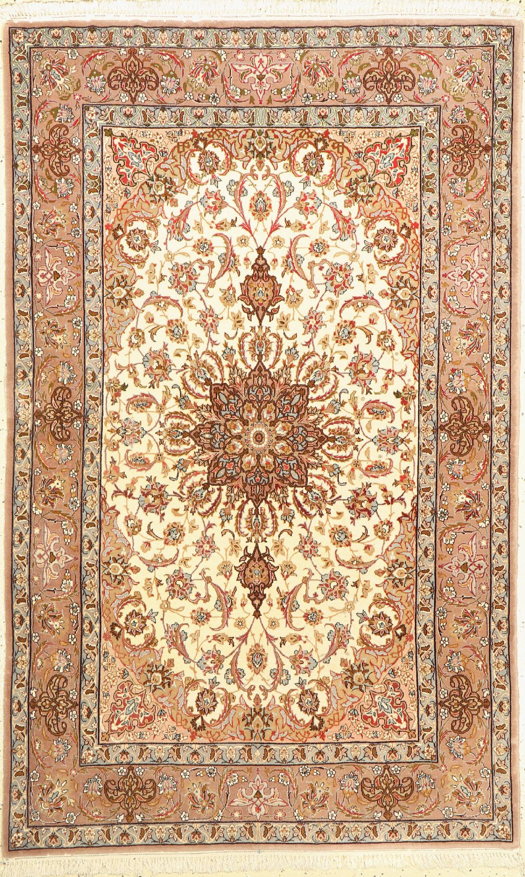 Esfahan fein, Persien, ca. 50 Jahre, Korkwolle mit und auf Seide, ca. 173 x 108 cm,EHZ: 2, (leichter Mottenfrass am Rand)