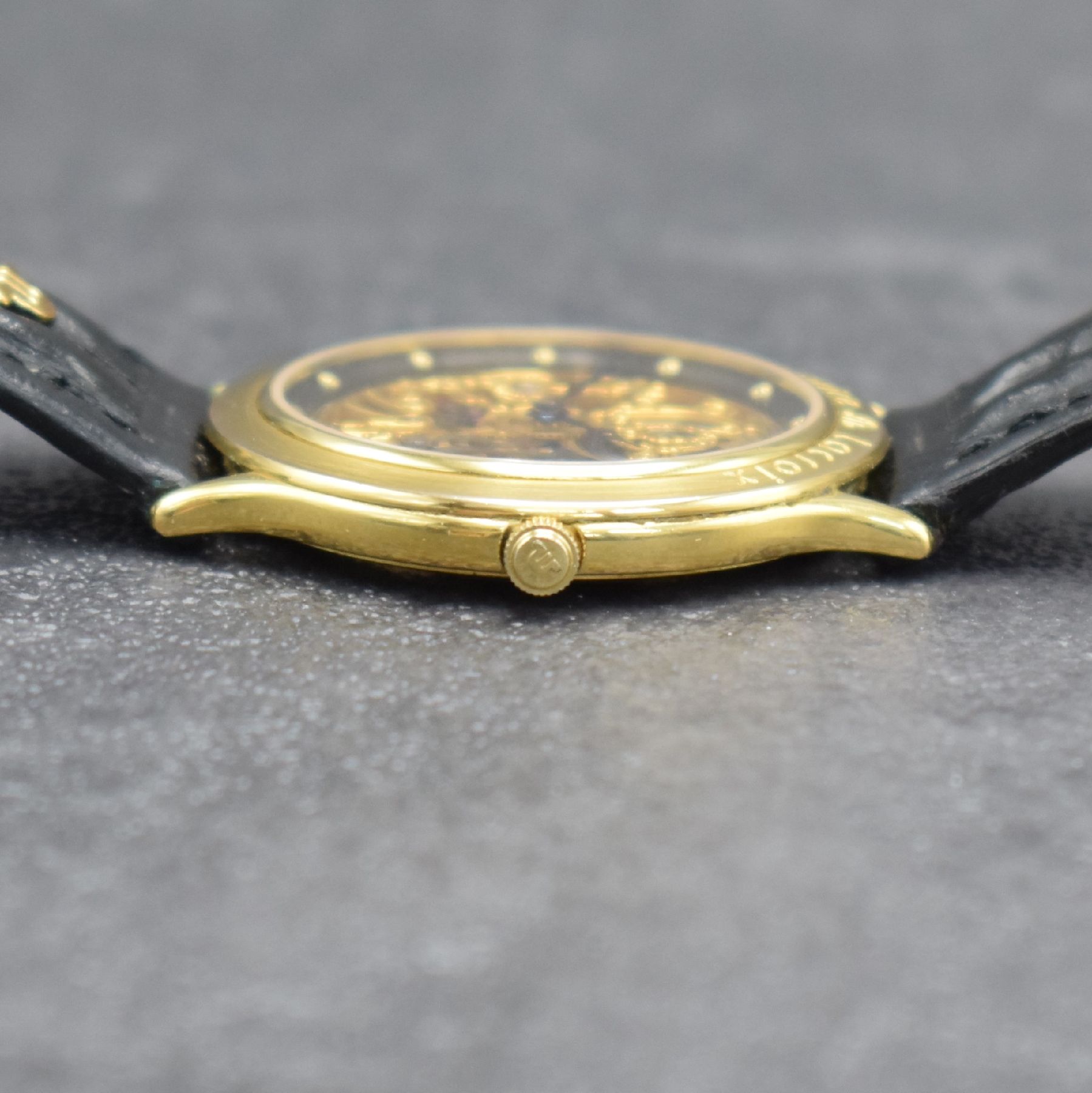 Detail e: MAURICE LACROIX skelettierte Armbanduhr, Schweiz verk. lt. Pap. 07/1988, Handaufzug, verg. Geh. beids. vergl., Boden aufgedr., orig. Lederband m. ...