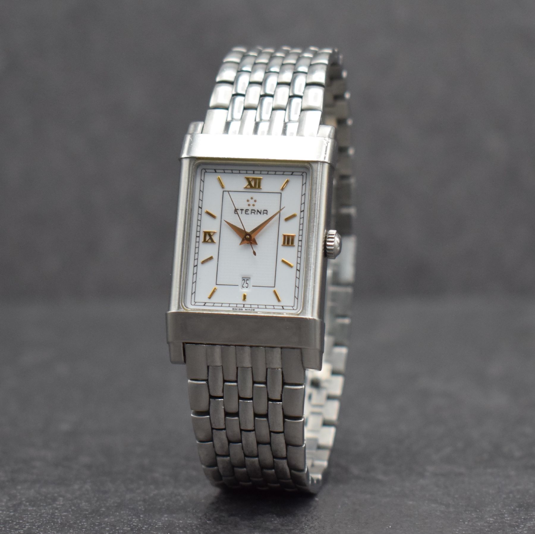 Detail b: ETERNA-MATIC 1935 Les Historiques Armbanduhr in Stahl, Schweiz um 1998, Automatik, Ref. 8490.41, Boden aufgedr., orig. Gliederband m. dopp. ...