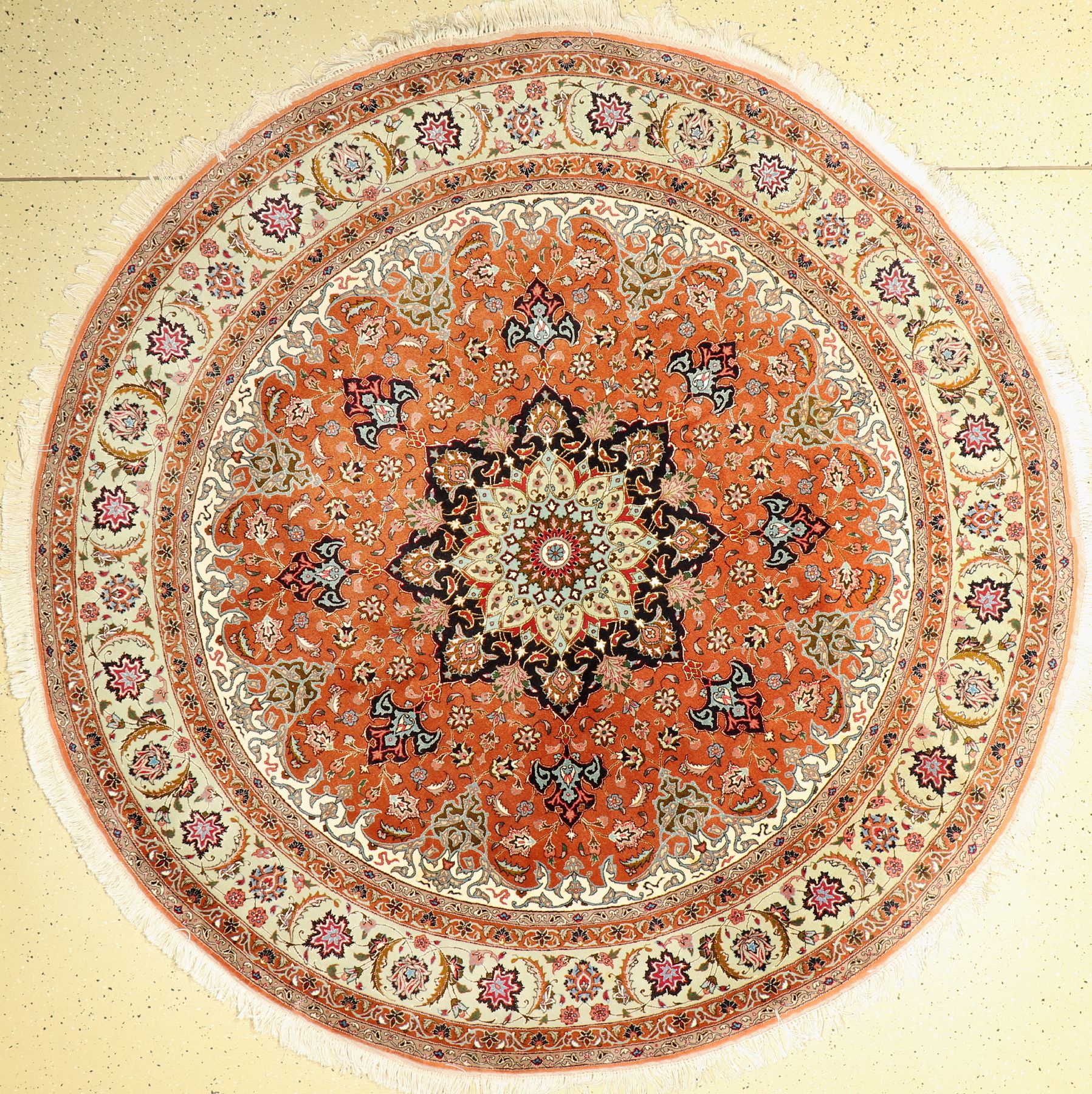 Täbriz fein (50 Raj), Persien, ca. 50 Jahre, Korkwolle mit Seide, Durchmesser: ca 205 cm, EHZ: 2