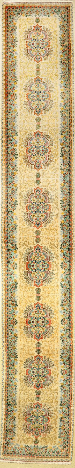 Täbriz Tabatabai fein, Persien, um 1940, Korkwolle, ca. 515 x 80 cm, EHZ: 2