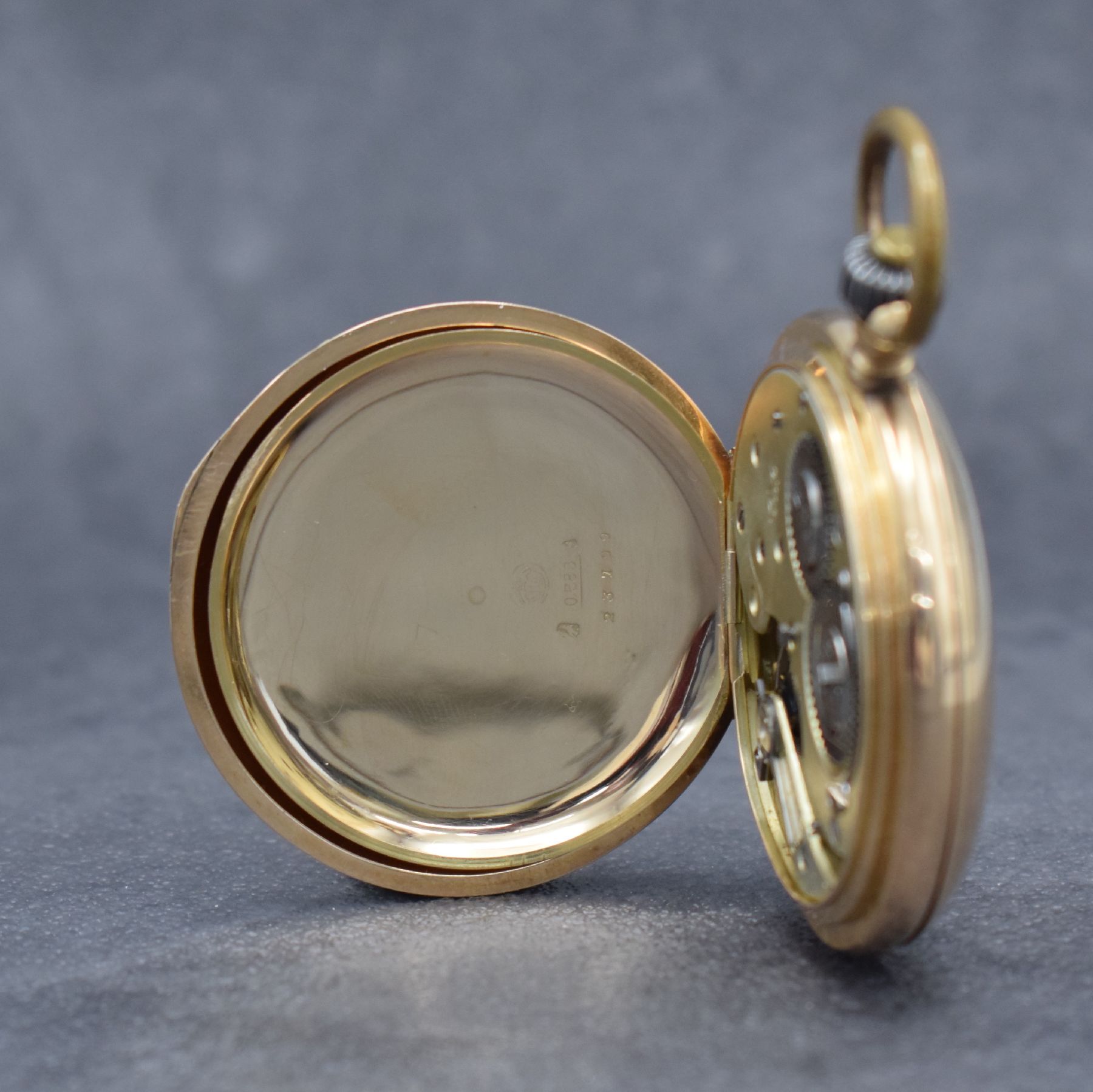 Detail f: PHILIPPE DUBOIS & Fils Savonette in RoseG 585/000, Schweiz um 1900, 3-Deckel-Goldgeh. dell., Emailzifferbl. m. röm. Zahlen riss., Louis-Zeiger, ...