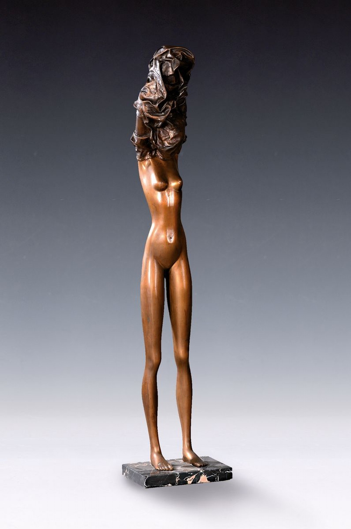 Bruno Bruni, geb. 1935 Gradara, La Divina, Bronzeskulptur, sign., num. 311/1000, H.101 cm