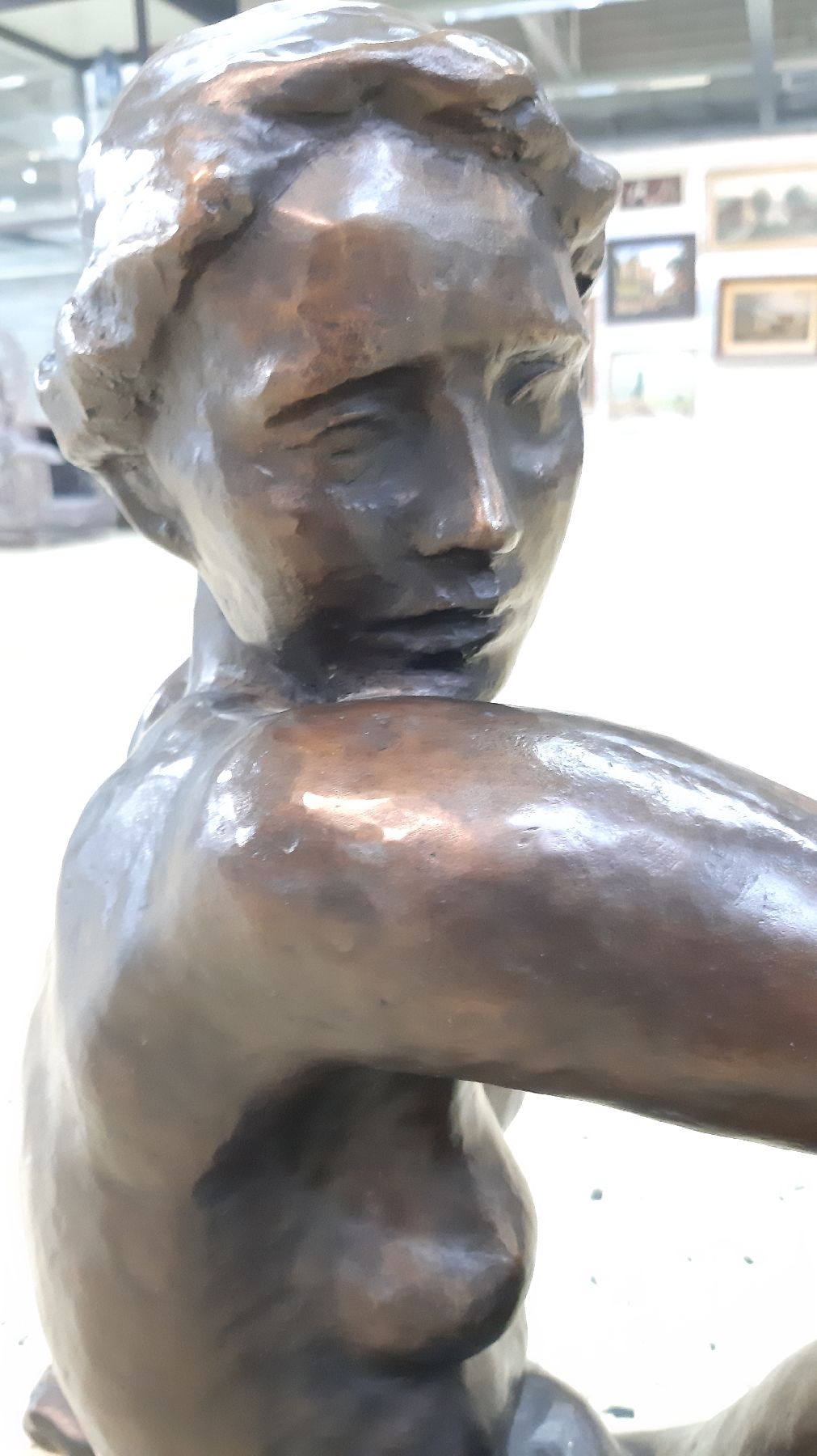 Detail e: Fritz Klimsch, 1870 Frankfurt/Main-1960 Freiburg, "kleine Schauende", 1936, Bronzeskulptur, monogrammiert auf der Fußsohle,Gießerstempel ...