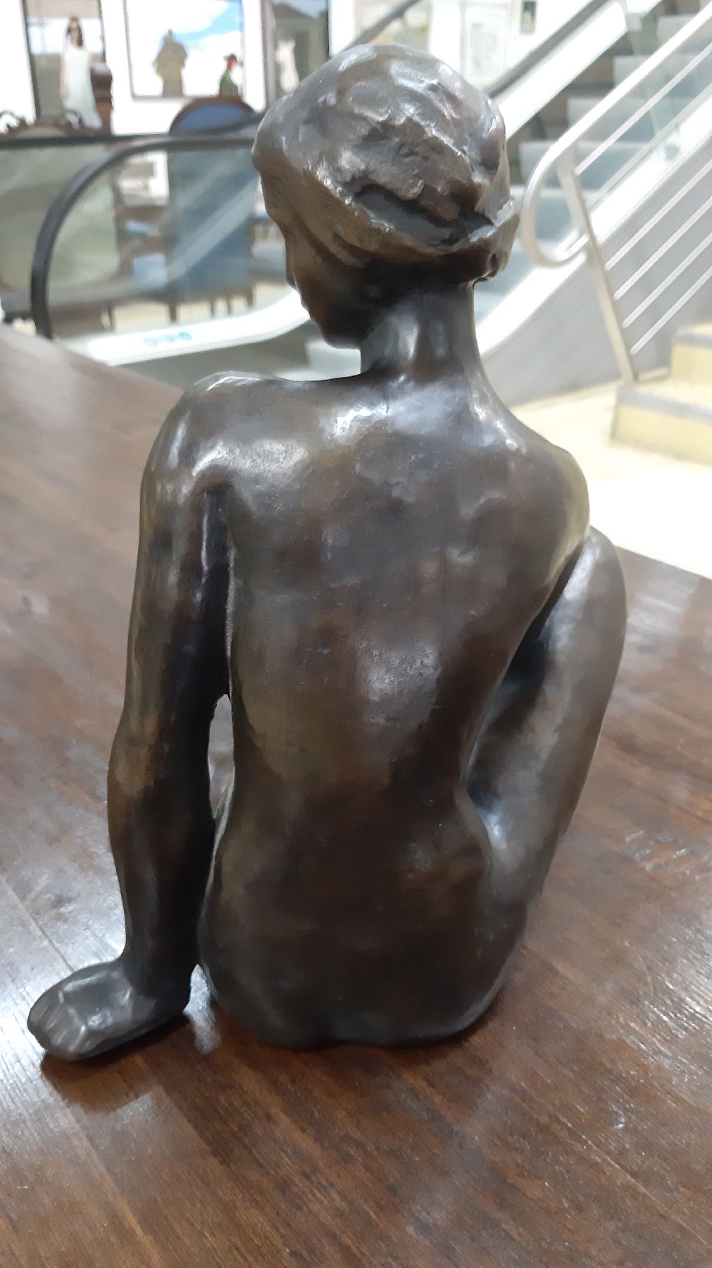 Detail d: Fritz Klimsch, 1870 Frankfurt/Main-1960 Freiburg, "Mädchen mit Turban", 1955, Bronzeskulptur, monogrammiert auf der Fußsohle, ...