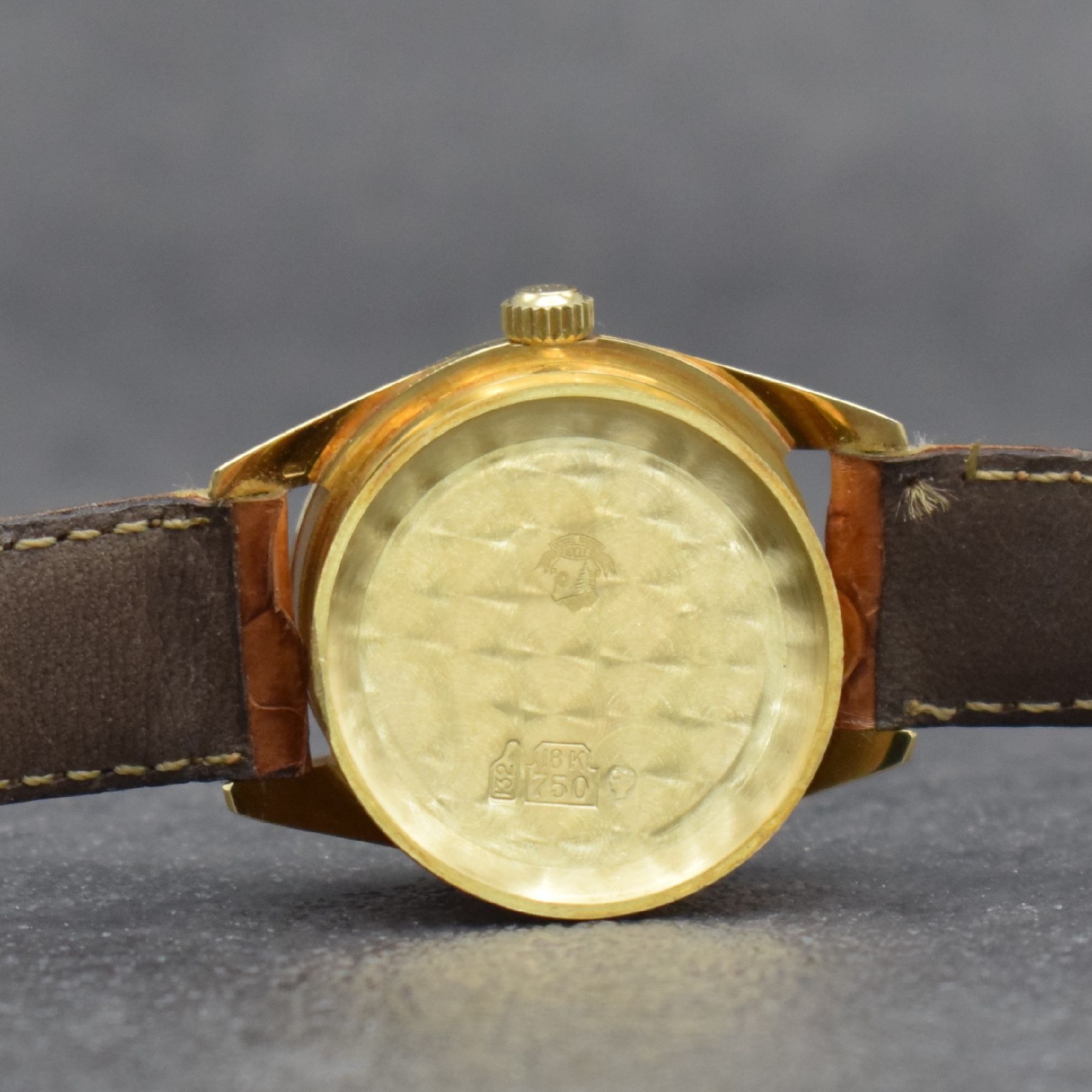 Detail h: ULYSSE NARDIN Damenarmbanduhr mit Vollkalender in GG 750/000, Schweiz um 1980, Handaufzug, Ref. 311 51, 3-teil. Geh., Boden & Glasrand aufgedr., ...