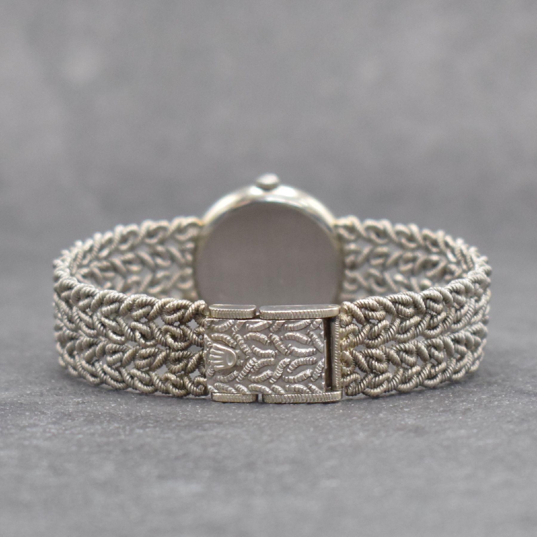 Detail d: ROLEX Cellini Damenarmbanduhr in WG 585/000, Schweiz 1970er Jahre, Handaufzug, Glasrand aufgedr., Kettenglieder-Band in WG 585/000, silb. Zifferbl. ...