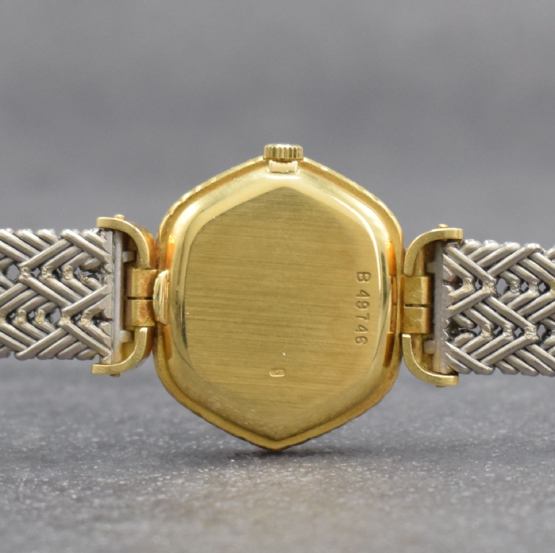 Detail g: AUDEMARS PIGUET ausgefallene Damenarmbanduhr in GG/WG 750/000, Schweiz um 1980, Handaufzug, 2-teil. Geh., Boden aufgedr., silb. Zifferbl. m. gold. ...