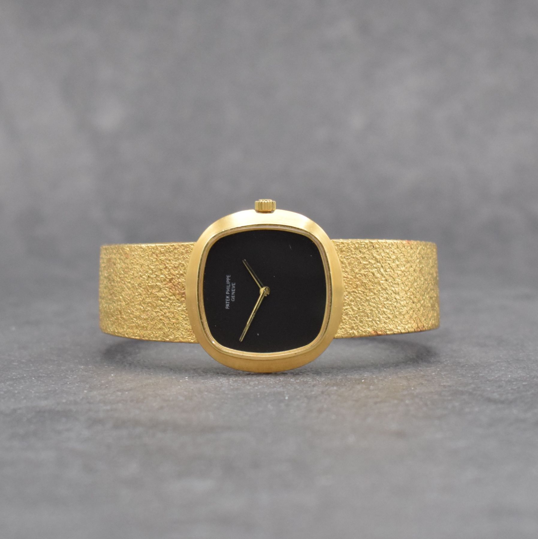PATEK PHILIPPE feine Damenarmbanduhr in GG 750/000 Referenz 4115 1, Handaufzug, Schweiz um 1972, 2-teil. Goldgeh. inkl. Milanaiseband, Boden ...