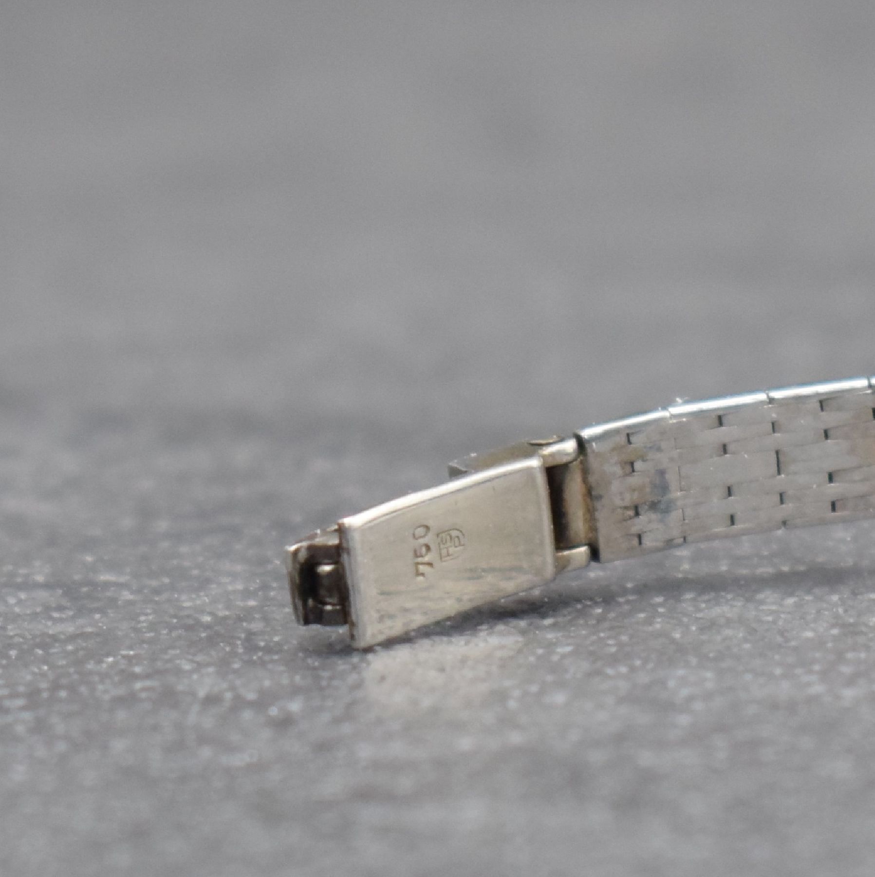 Detail c: EBEL feine Damenarmbanduhr in WG 750/000 mit Brillanten, Schweiz um 1970, Handaufzug, Lünette & Bandansätze aufw. m. Brillanten bes. zus. ca. 1 ct, ...