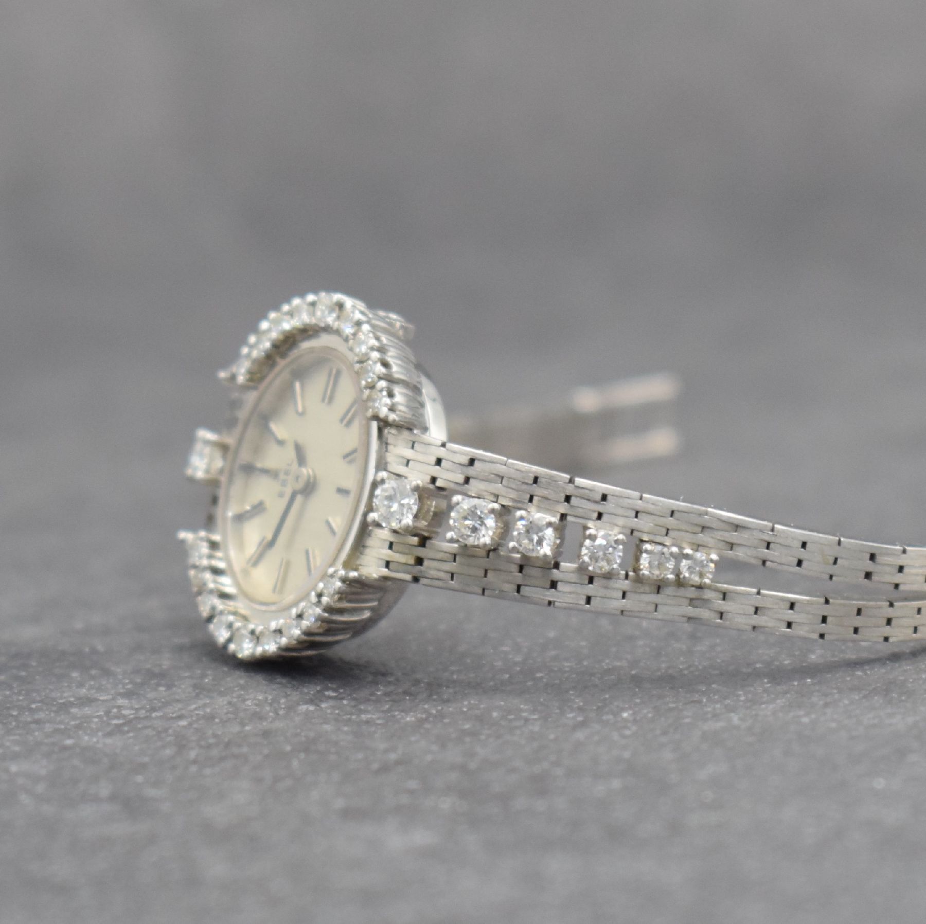 Detail f: EBEL feine Damenarmbanduhr in WG 750/000 mit Brillanten, Schweiz um 1970, Handaufzug, Lünette & Bandansätze aufw. m. Brillanten bes. zus. ca. 1 ct, ...