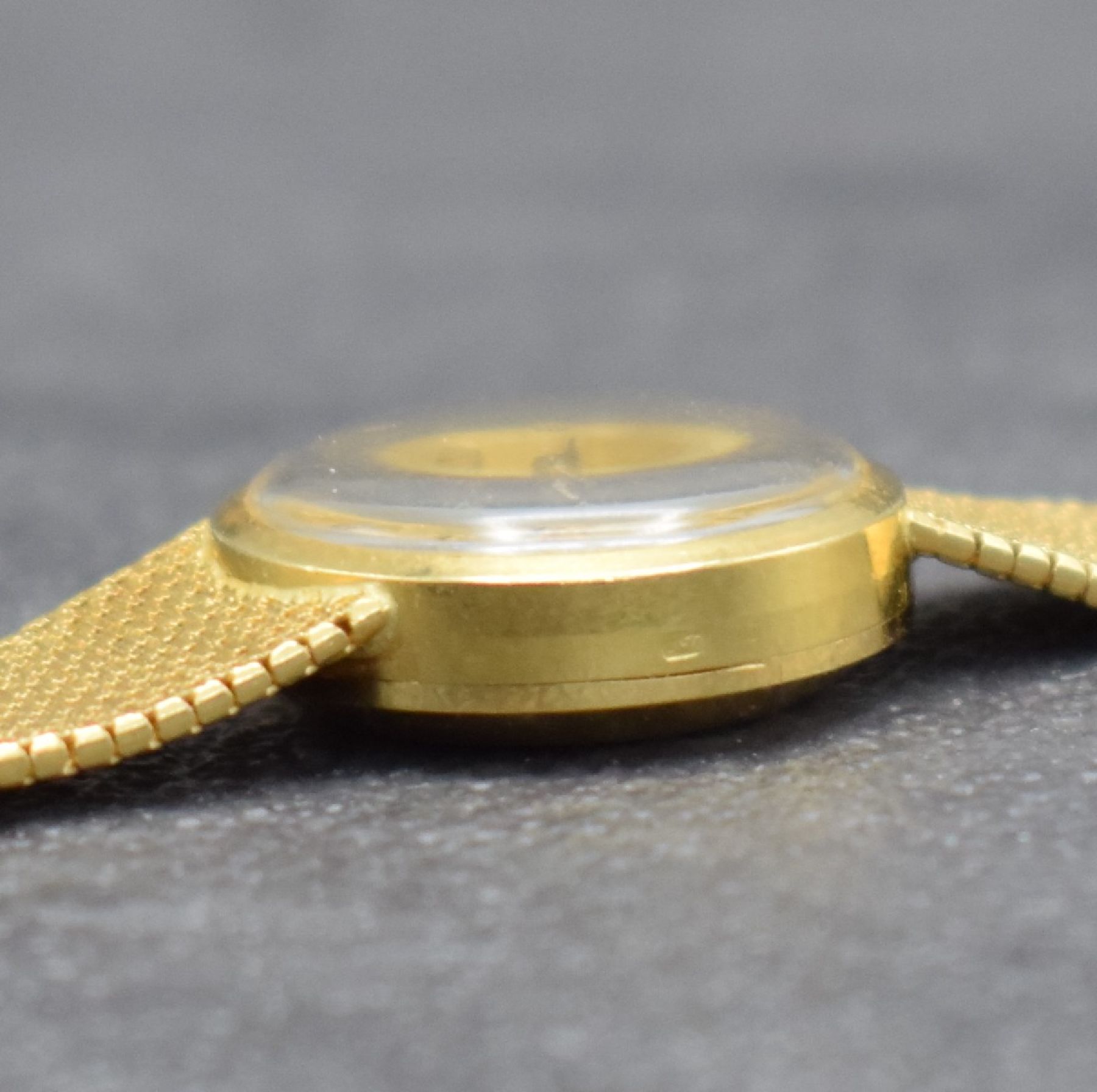 Detail h: ETERNA Sahida Damenarmbanduhr in GG 750/000, Schweiz um 1965, Automatik, gedr. Geh. am orig. Milanaiseband, orig. Krone & Glas, gold. Zifferbl., ...