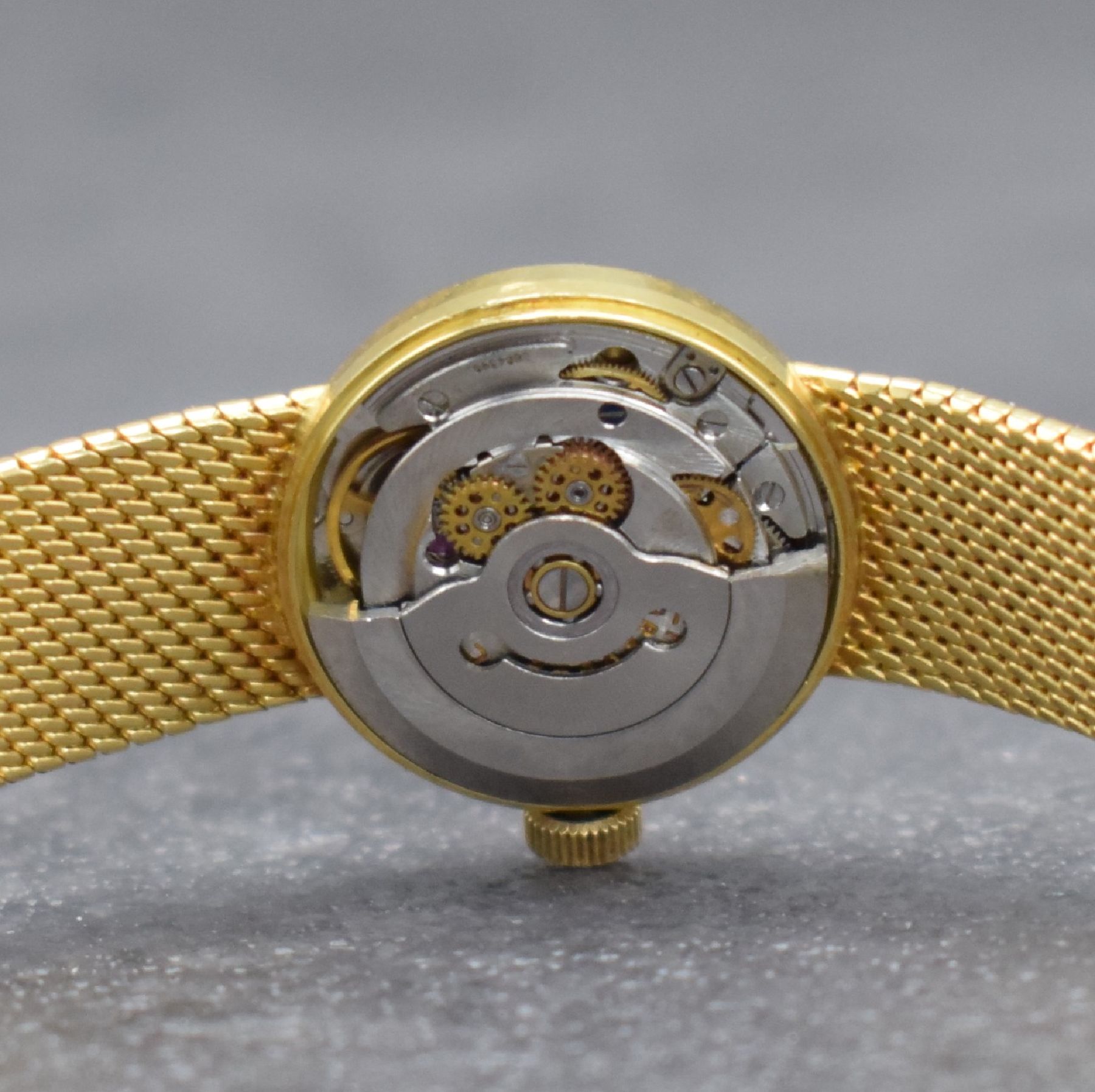 Detail j: ETERNA Sahida Damenarmbanduhr in GG 750/000, Schweiz um 1965, Automatik, gedr. Geh. am orig. Milanaiseband, orig. Krone & Glas, gold. Zifferbl., ...