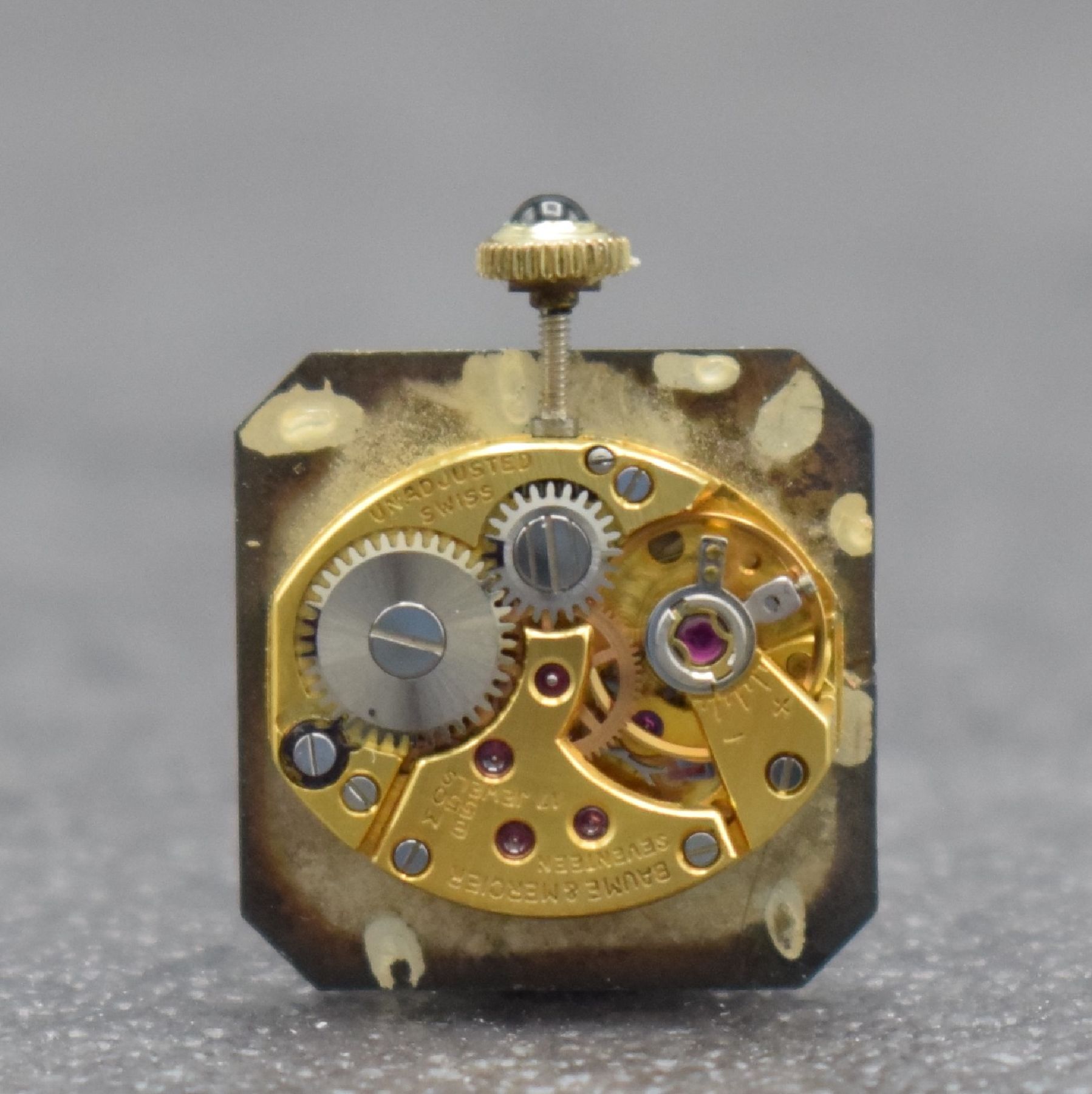 Detail f: BAUME & MERCIER Damenarmbanduhr in GG 750/000, Schweiz um 1985, Handaufzug, 8-eckiges Geh., Boden aufgedr., anges. Flechtband, grünes Chinalack ...