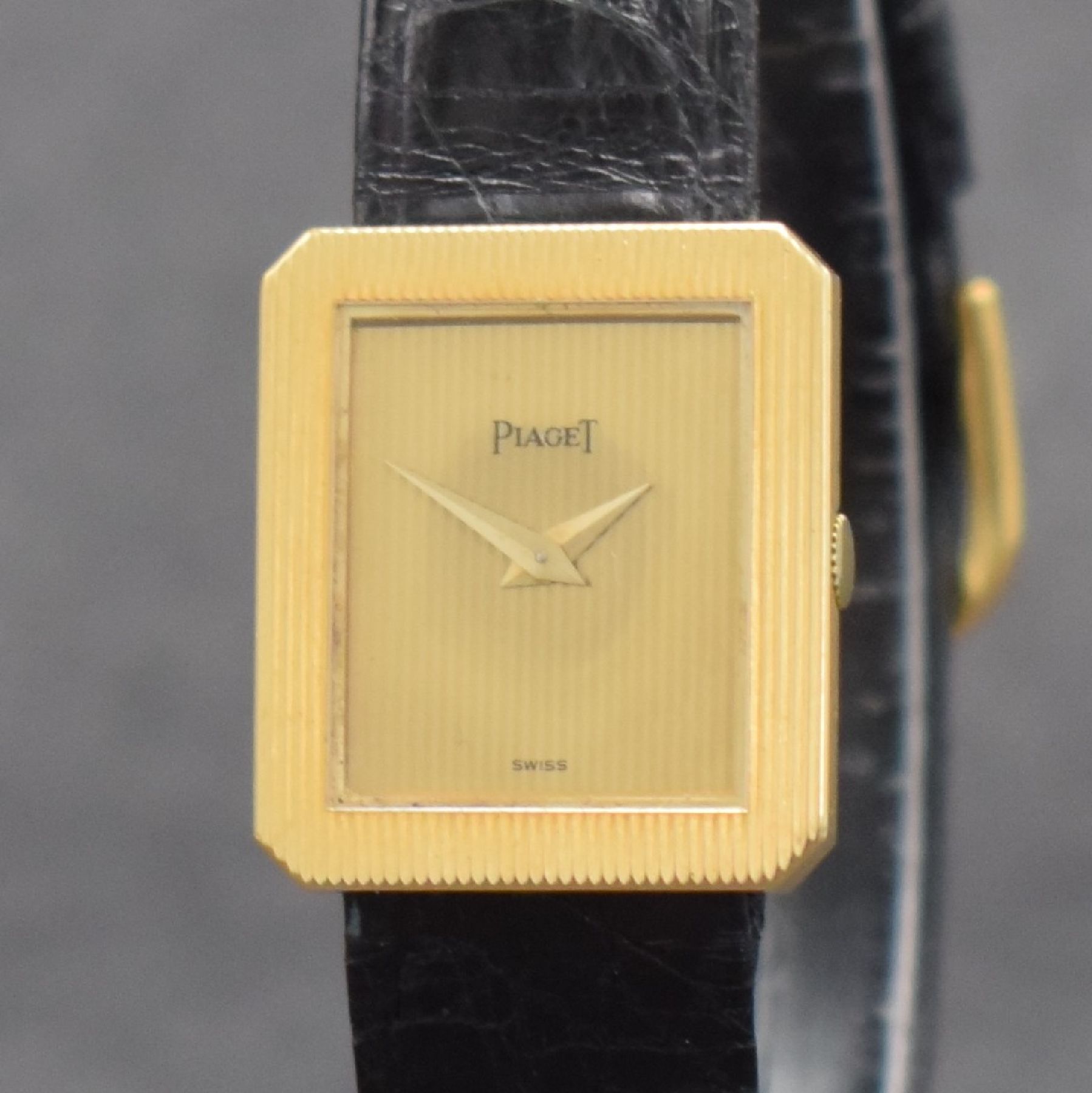 Detail c: PIAGET feine Damenarmbanduhr in GG 750/000, Schweiz um 1990, Handaufzug, rechteck. Geh. Ref. 4154, Boden aufgedr., Front & gold. Zifferbl. ...