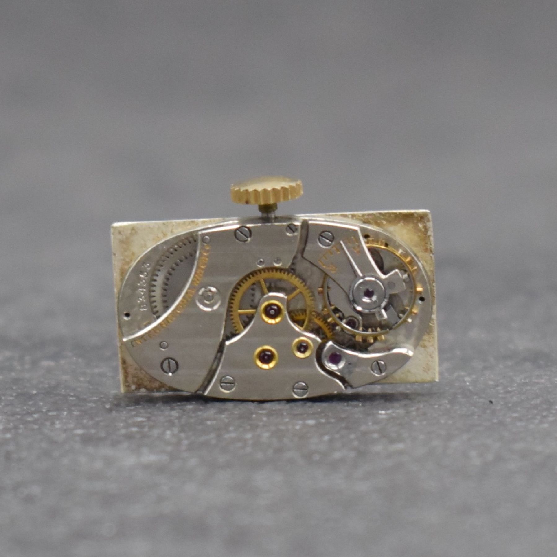 Detail f: IWC seltene, frühe Damenarmbanduhr in GG 750/000, Handaufzug, Schweiz um 1962, Scharniergeh. allseitig fein graviert, silb. Zifferbl. m. arab. Std. ...