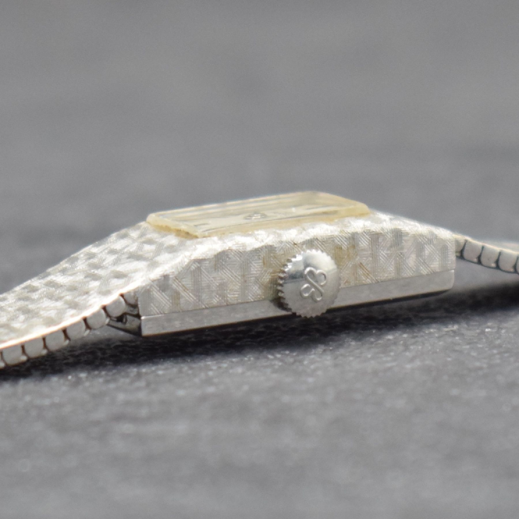 Detail c: ERNST BOREL Baguette-Damenarmbanduhr in WG 750/000, Schweiz um 1970, Handaufzug, gedr. Geh., Milanaiseband mit durchlaufender Schraffur, rechteck. ...