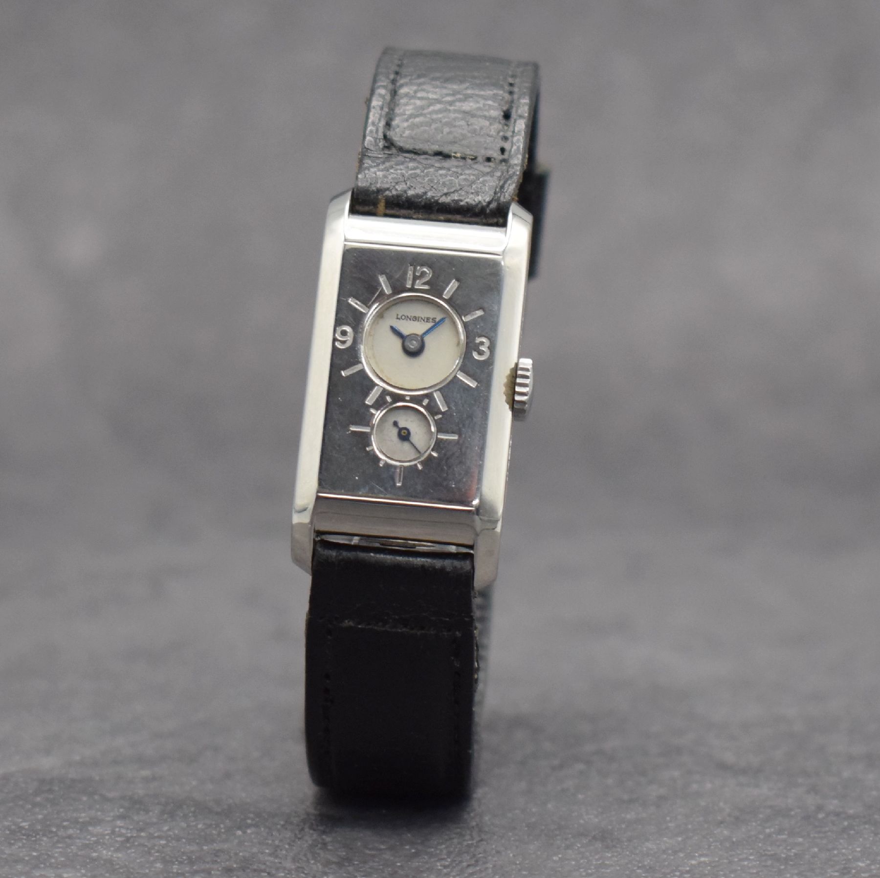 Detail a: LONGINES sog. Doctors Watch Armbanduhr, Schweiz um 1933, Handaufzug, 2-teil. Stahlgeh., Boden aufgedr., Std.-Ind. auf Geh., kl. Sek. b. 6, silb. pat. ...