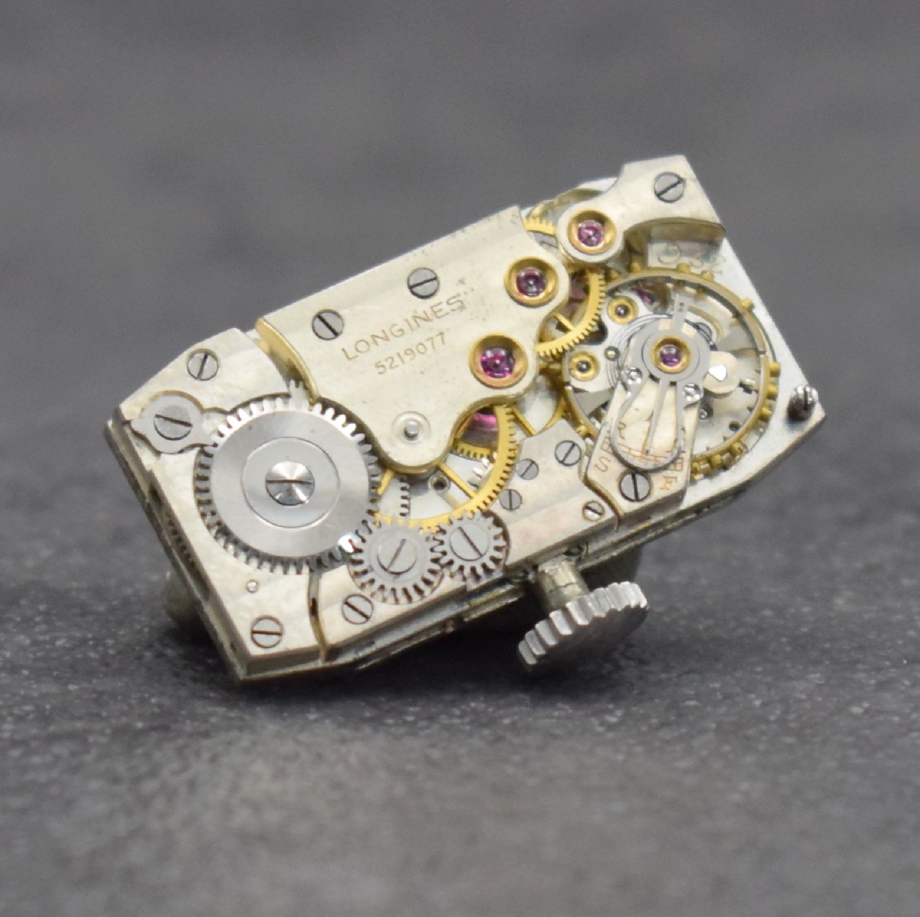 Detail i: LONGINES sog. Doctors Watch Armbanduhr, Schweiz um 1933, Handaufzug, 2-teil. Stahlgeh., Boden aufgedr., Std.-Ind. auf Geh., kl. Sek. b. 6, silb. pat. ...