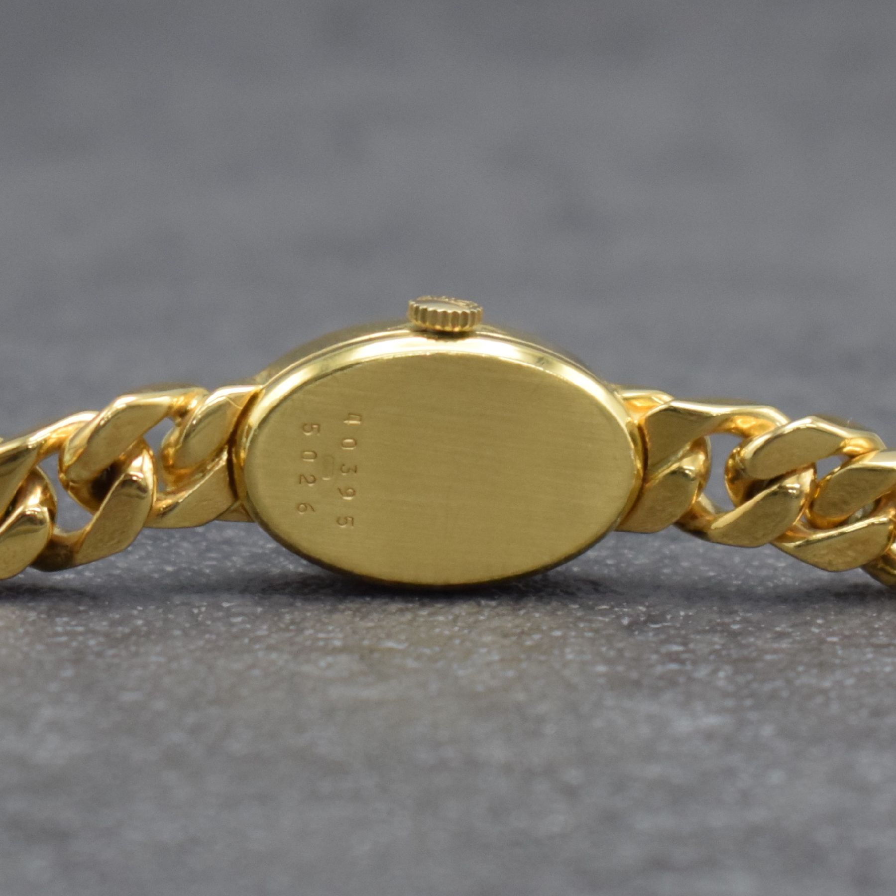 Detail k: CHOPARD Damenarmbanduhr in GG 750/000, Schweiz um 1975, Handaufzug, Ref. 5026, ovales Geh., Boden aufgedr., Ketten-Gliederband in GG 750/000 teils m. ...